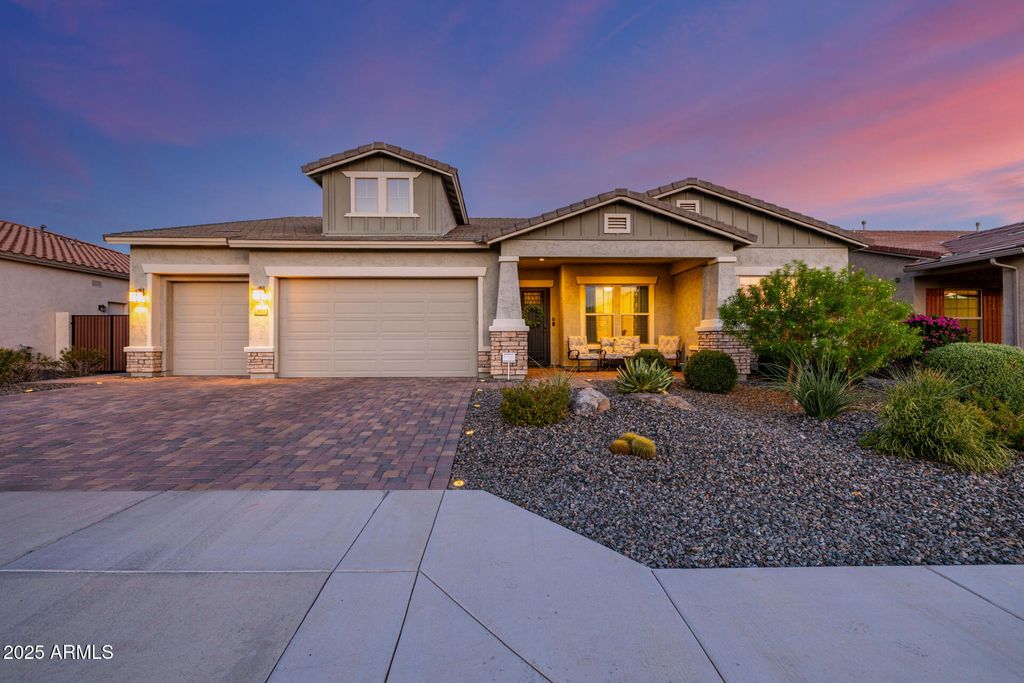 Photo of 5621 N 189th Drive, Litchfield Park, AZ 85340 (MLS # 6919695)