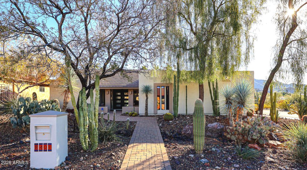 Photo of 8401 N 16th Place, Phoenix, AZ 85020 (MLS # 6976372)