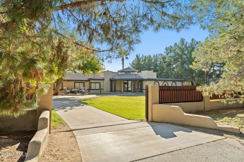 Photo of 1345 E Ocotillo Road, Phoenix, AZ 85014 (MLS # 6960230)