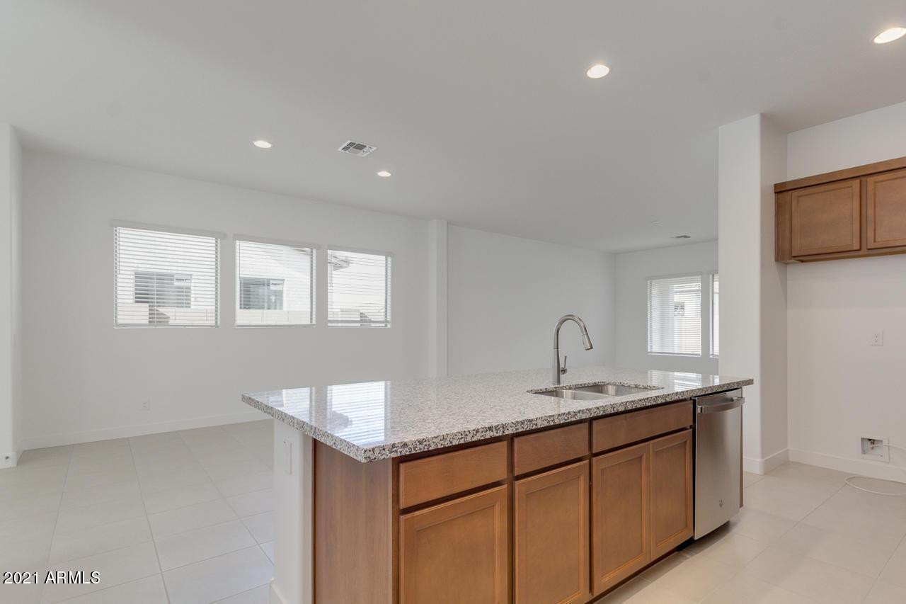 458 W Golden Aspen Drive