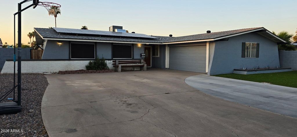 Photo of 1860 E Dunbar Drive, Tempe, AZ 85282 (MLS # 7031601)