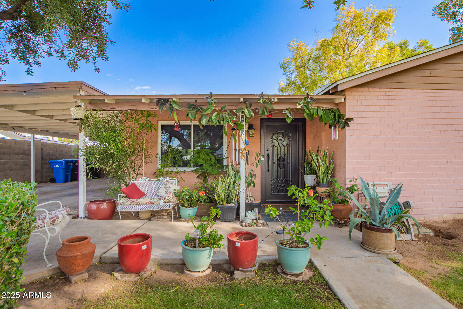 2942 E MULBERRY Drive