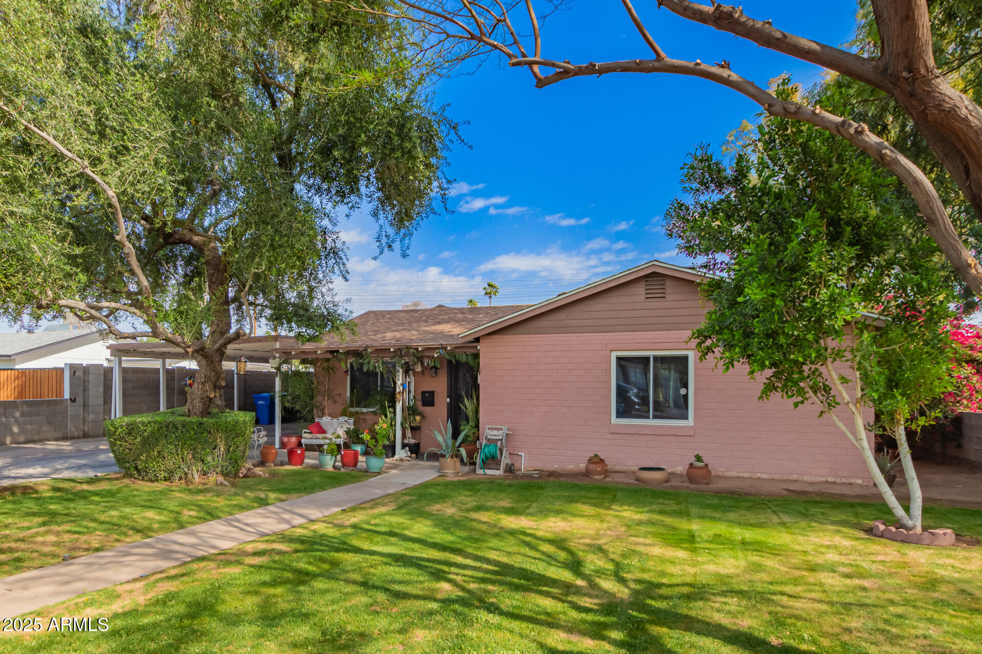 2942 E MULBERRY Drive