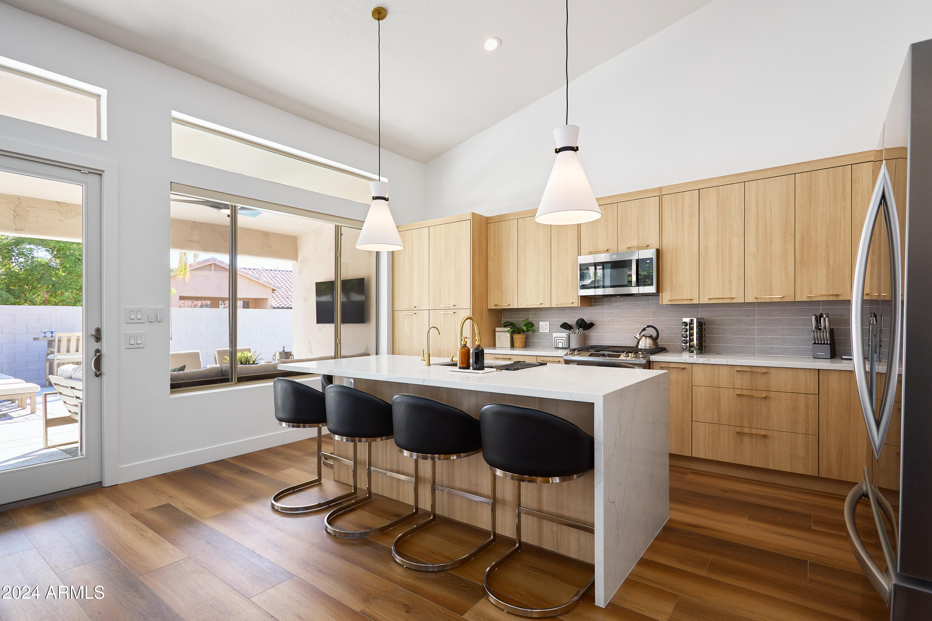 9871 E GELDING Drive