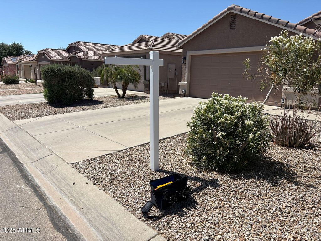 Photo of 2738 E Silversmith Trail, San Tan Valley, AZ 85143 (MLS # 6953836)