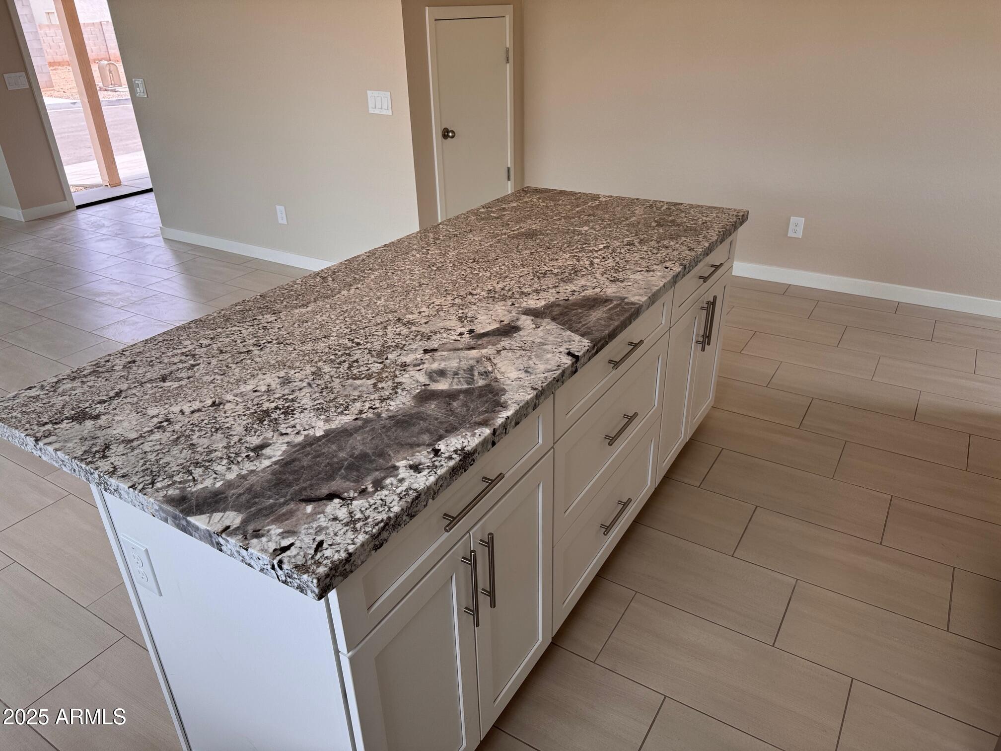 523 S PASADENA -- 116