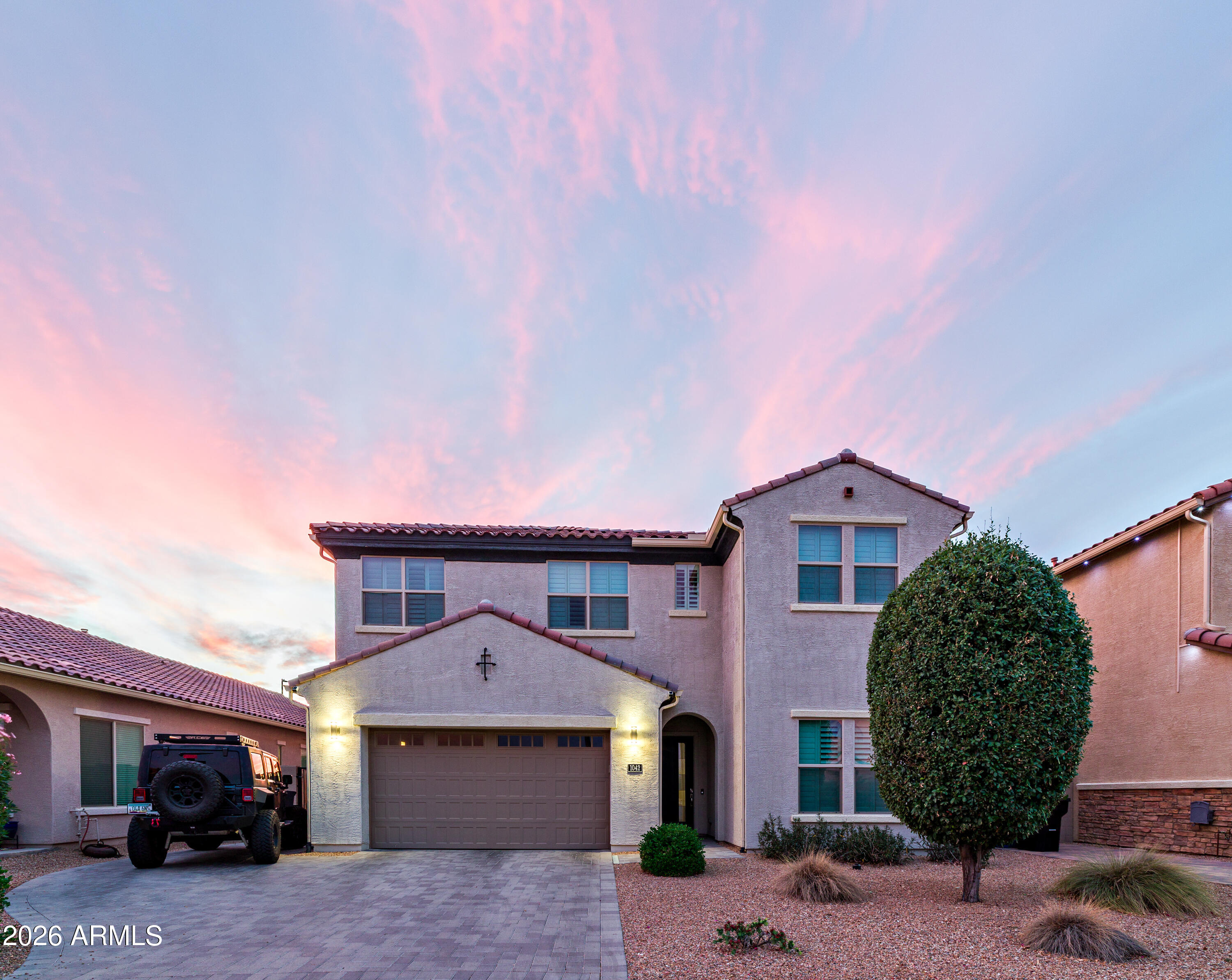 1042 E LADBROKE Way E