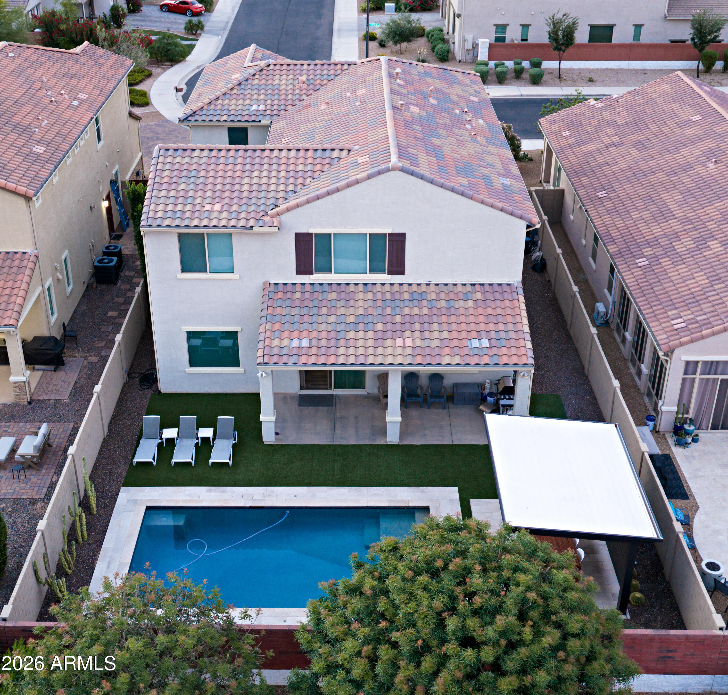 1042 E LADBROKE Way E