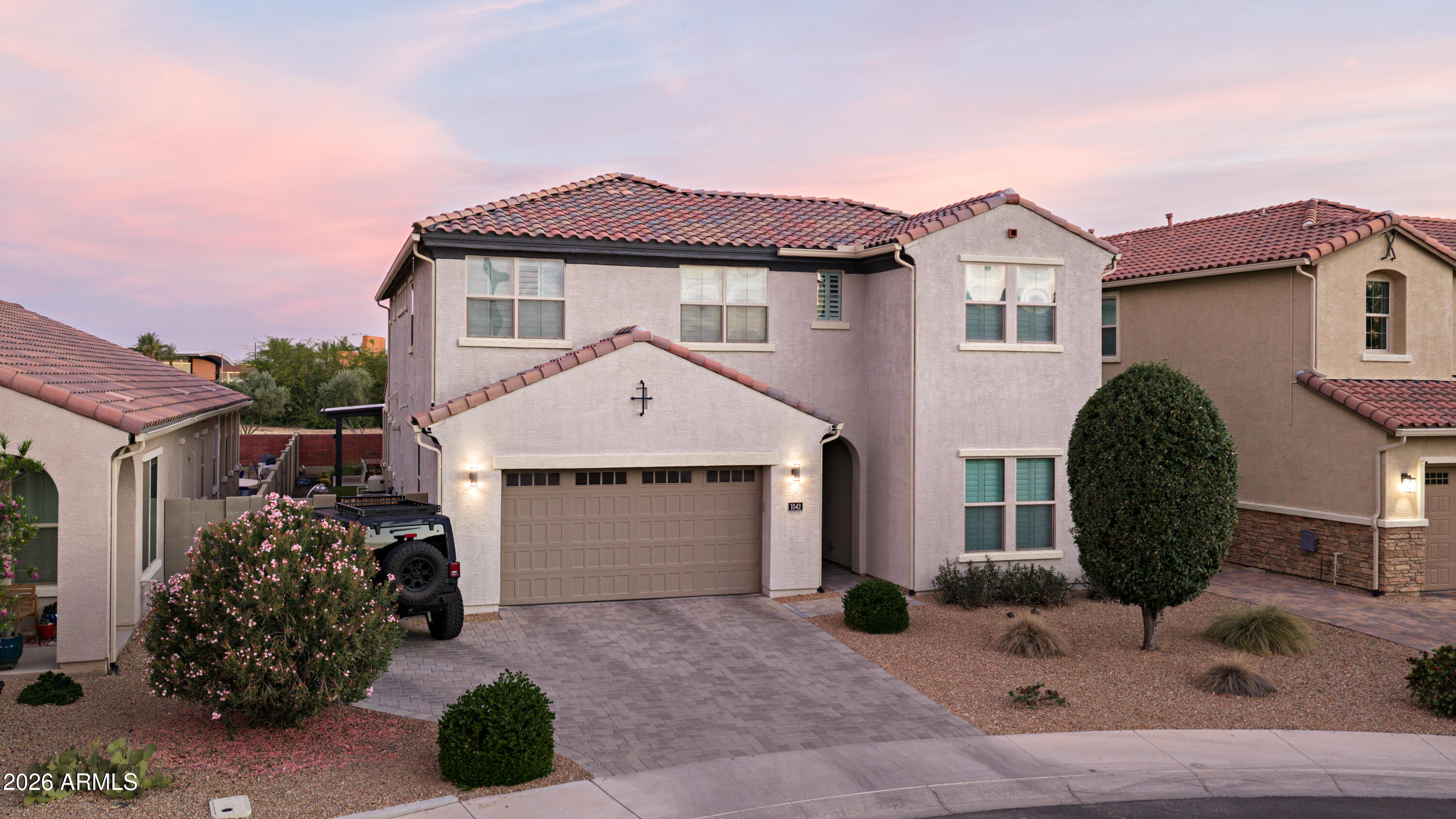 1042 E LADBROKE Way E