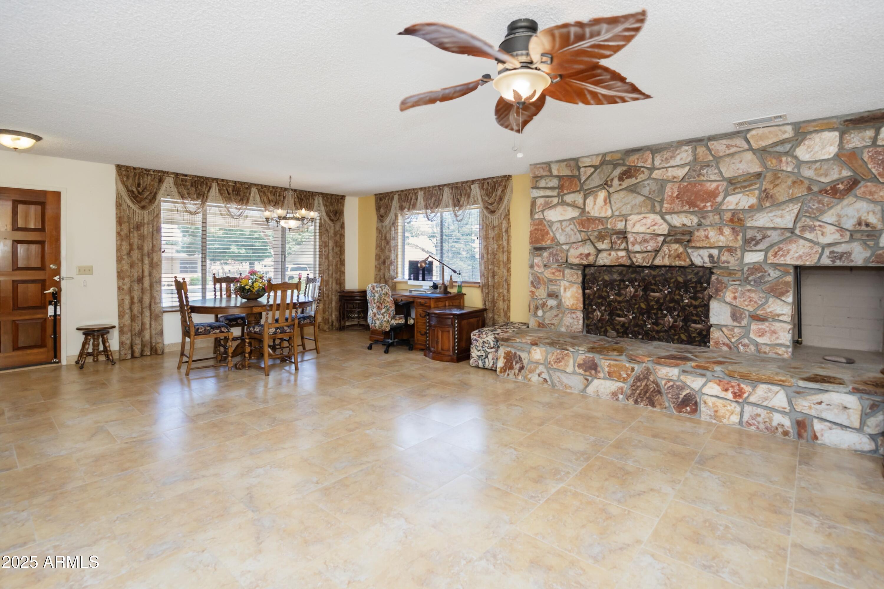 1170 N BROKEN WAGON Trail