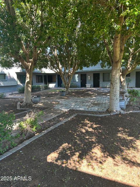 Photo of 4224 N 12th Street #207, Phoenix, AZ 85014 (MLS # 6937650)