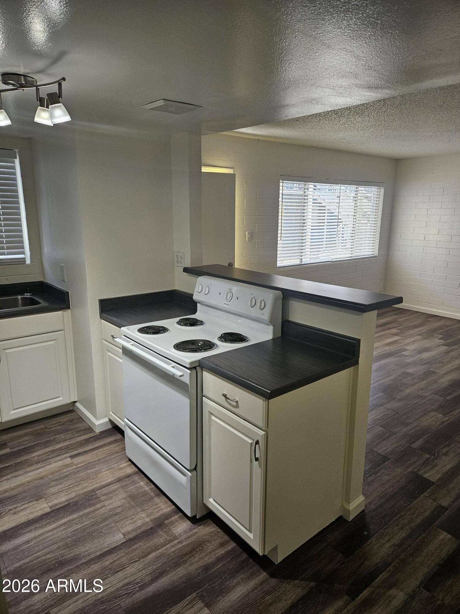 521 E BETHANY HOME Road