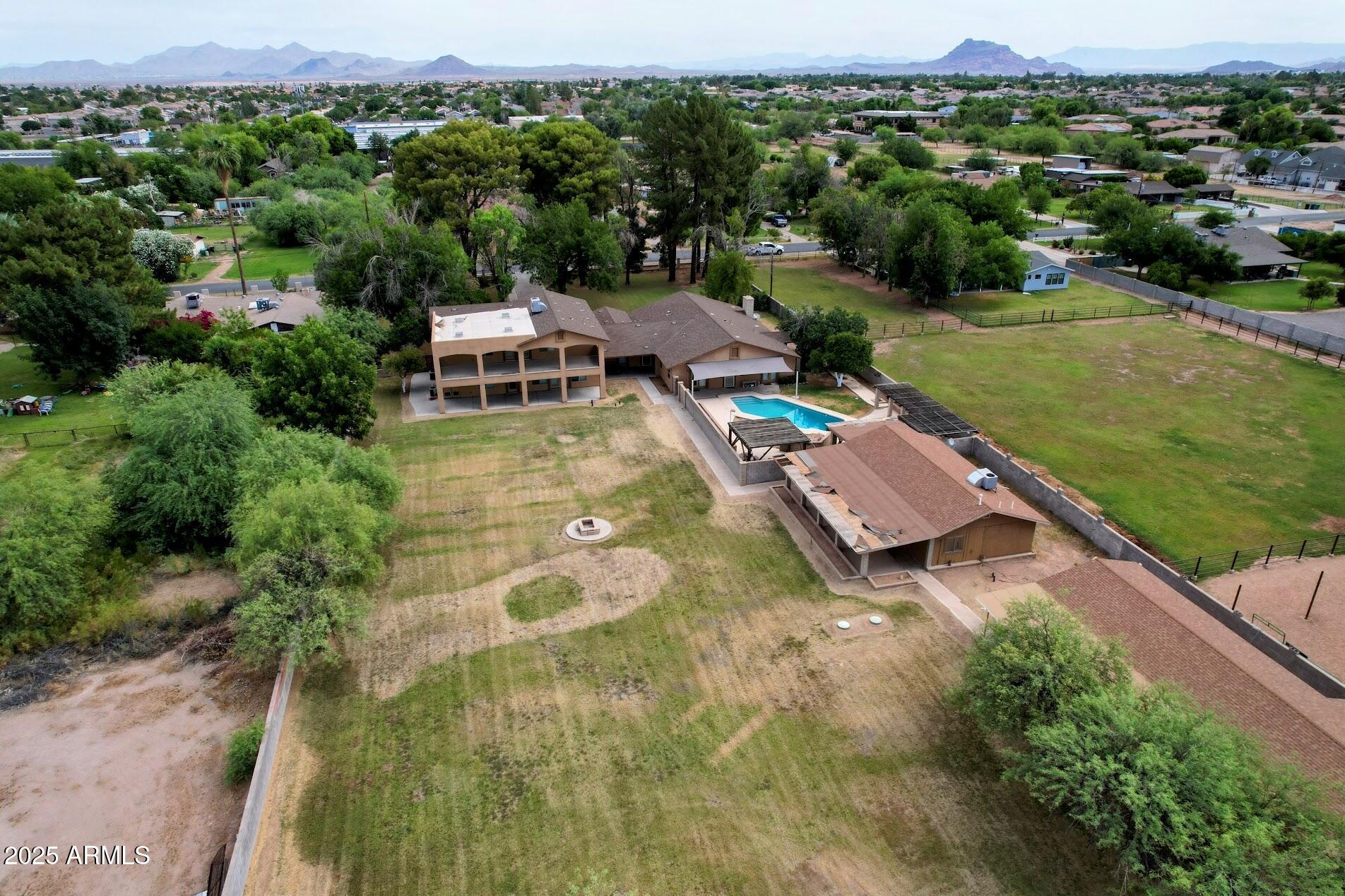 3041 E BACKUS Road