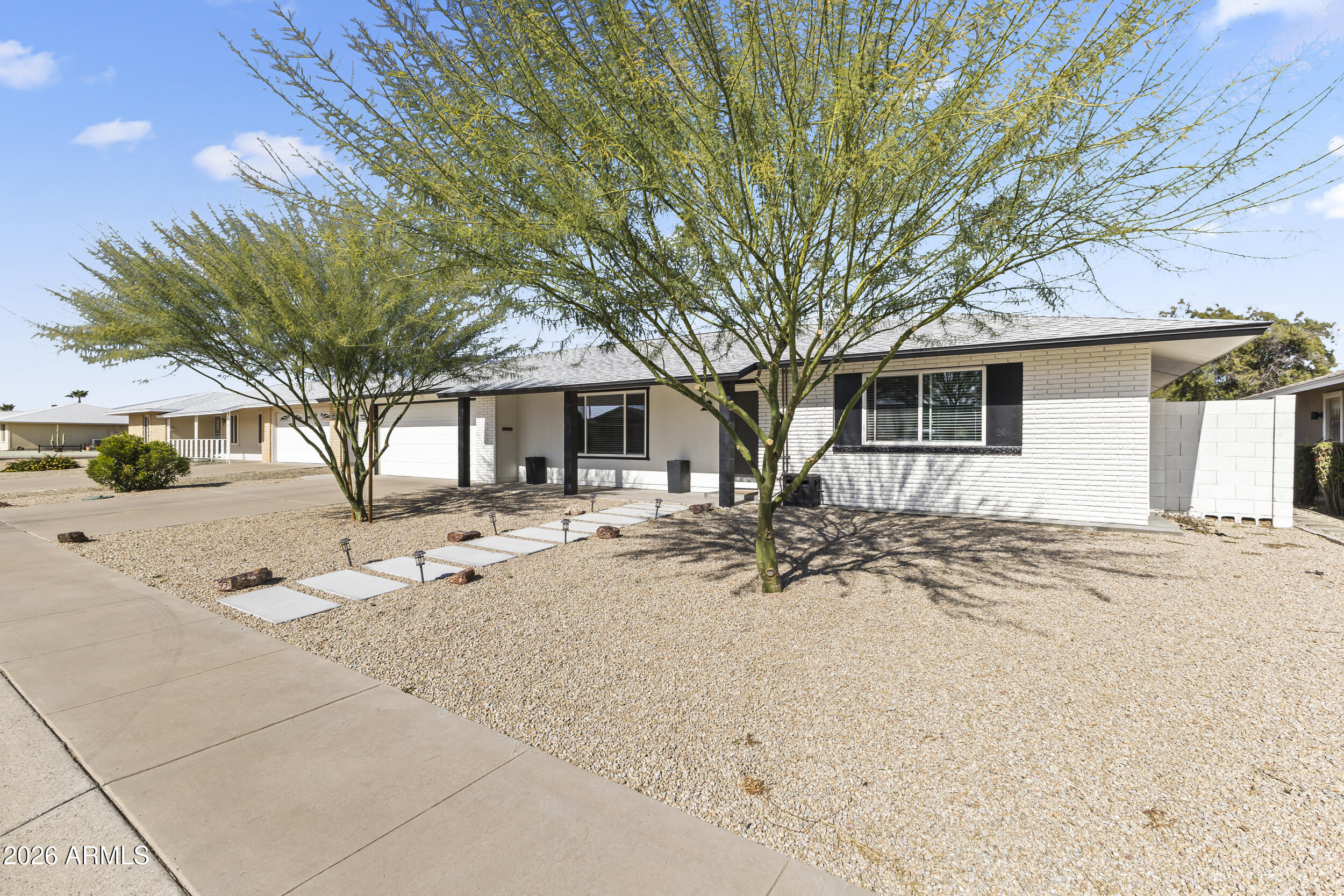10132 W OAK RIDGE Drive