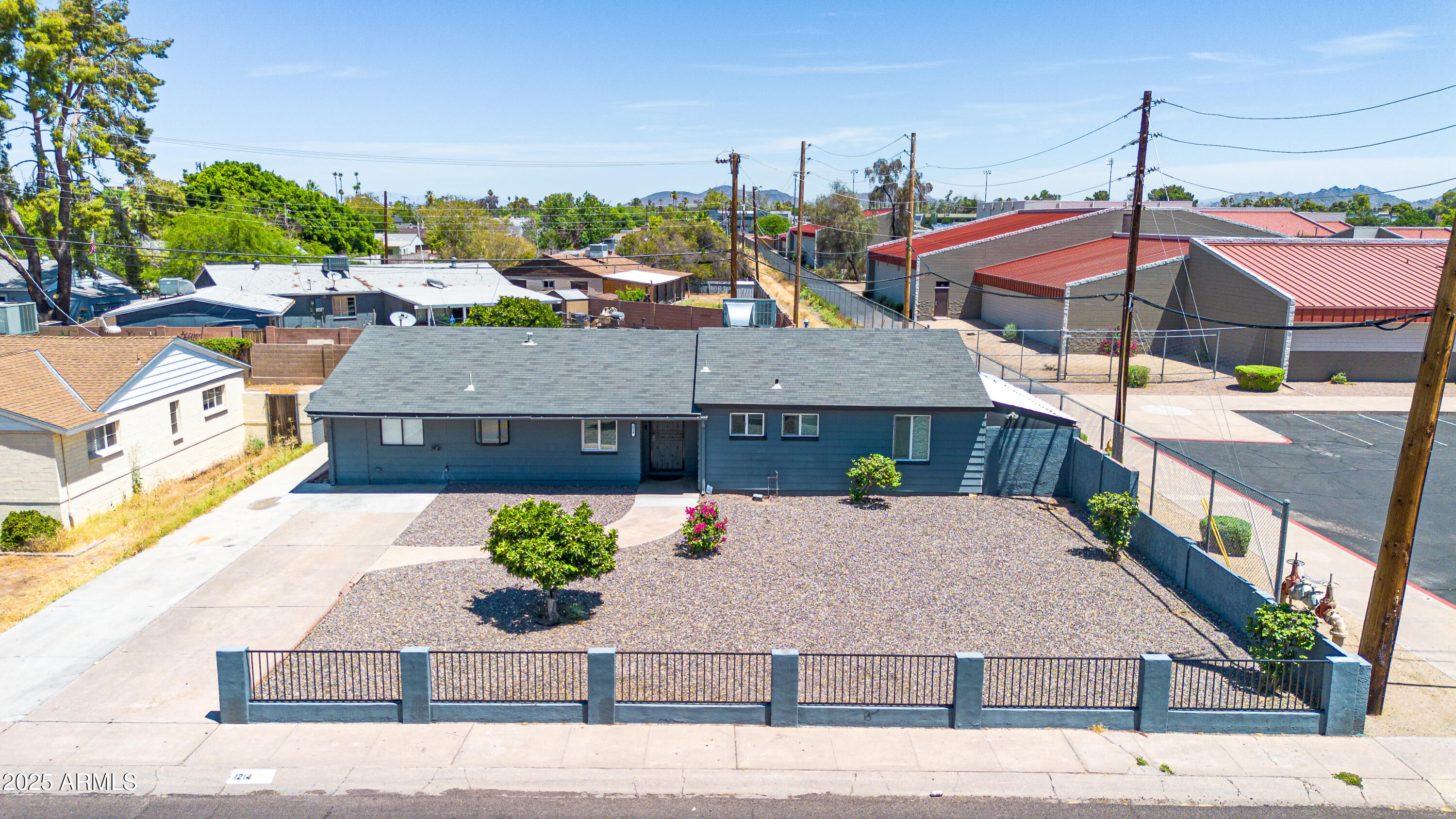 1214 W HIGHLAND Avenue