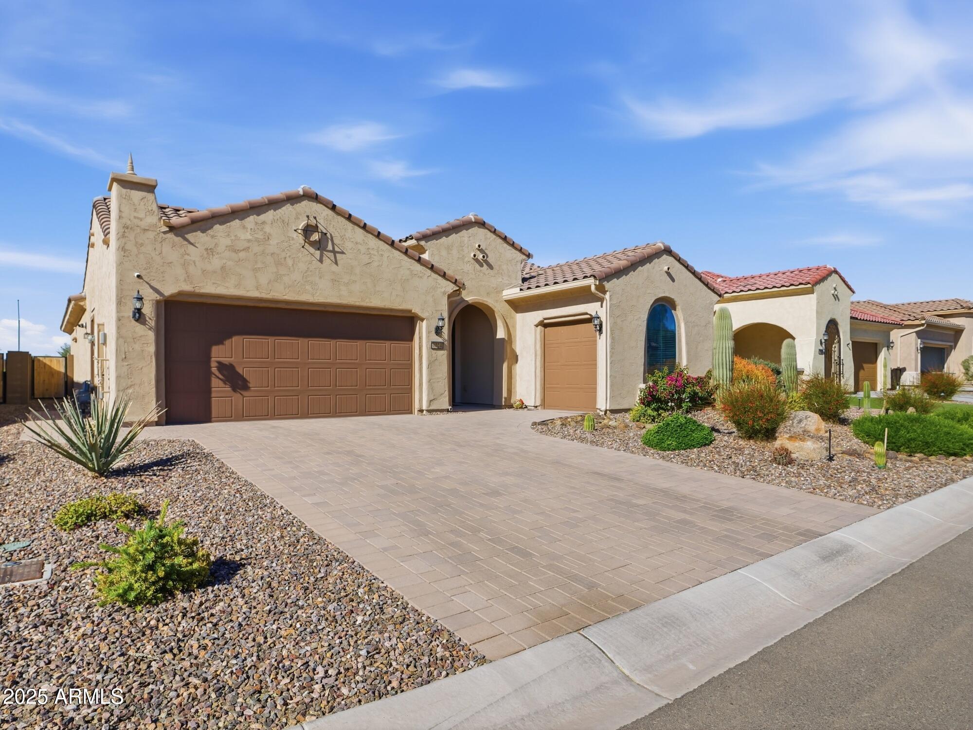 4024 N COTTONWOOD Drive