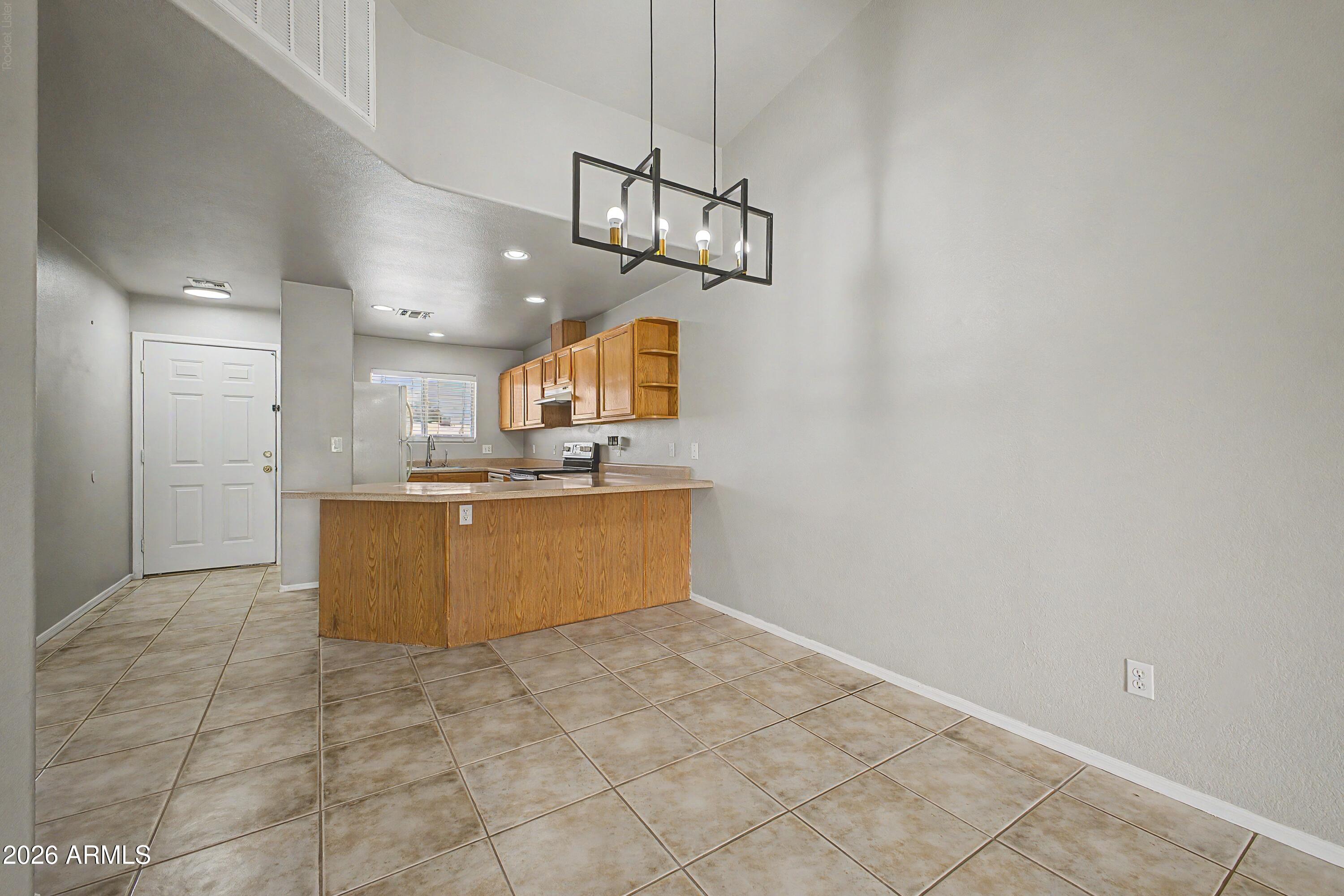 6454 E UNIVERSITY Drive 9