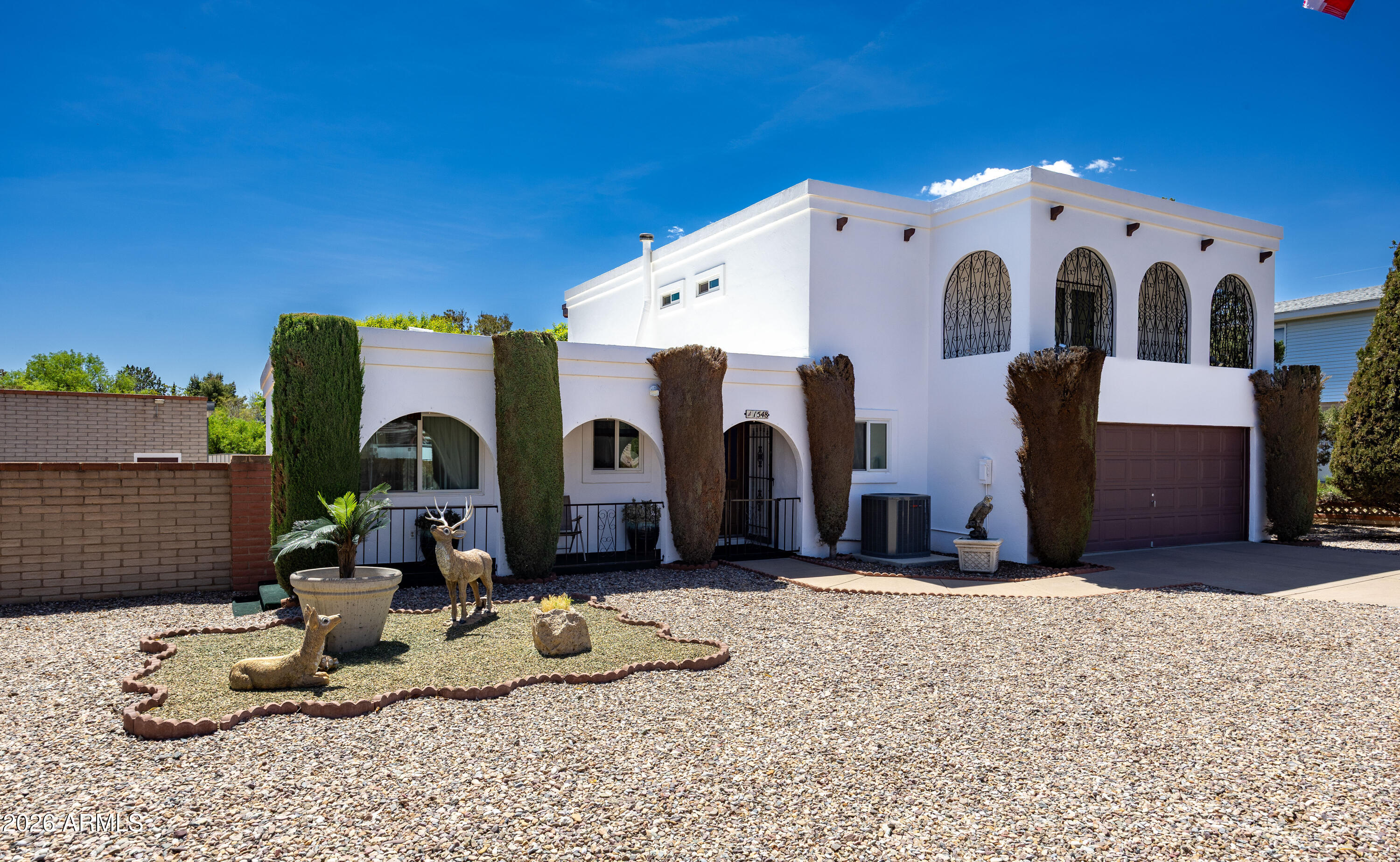 1548 E CARMELITA Drive