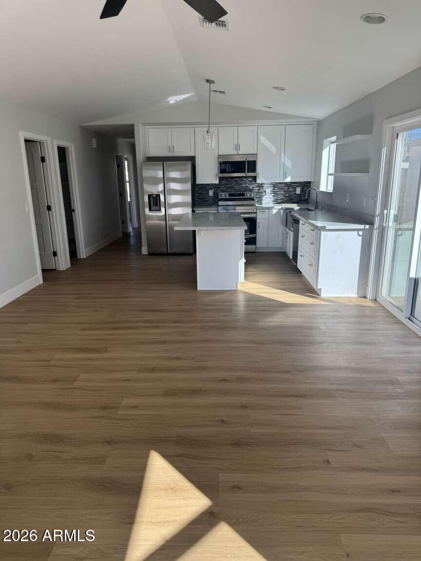 318 W ROOSEVELT Avenue