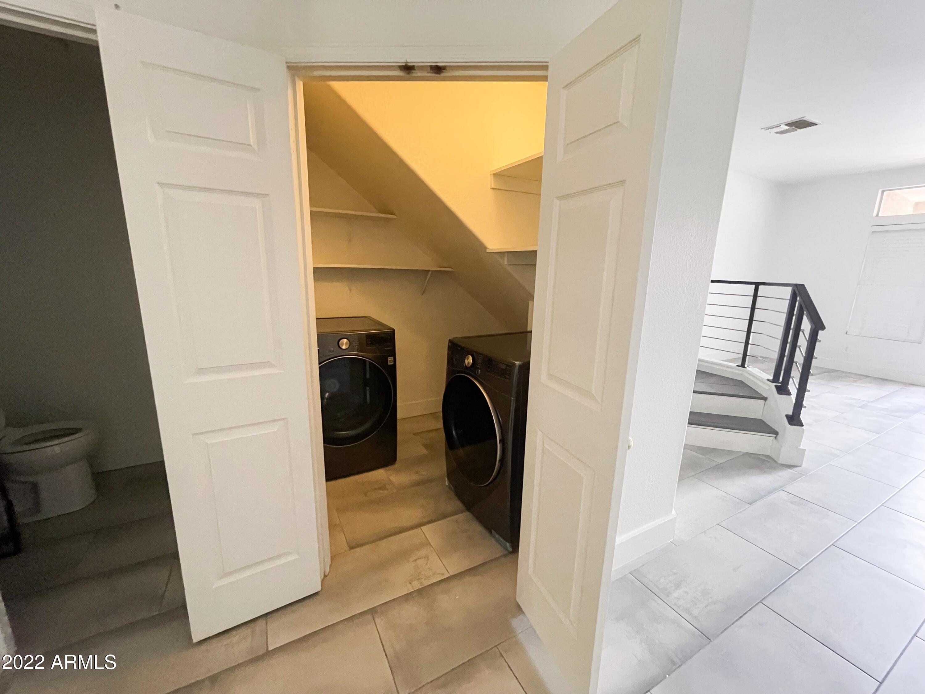 500 N ROOSEVELT Avenue 35