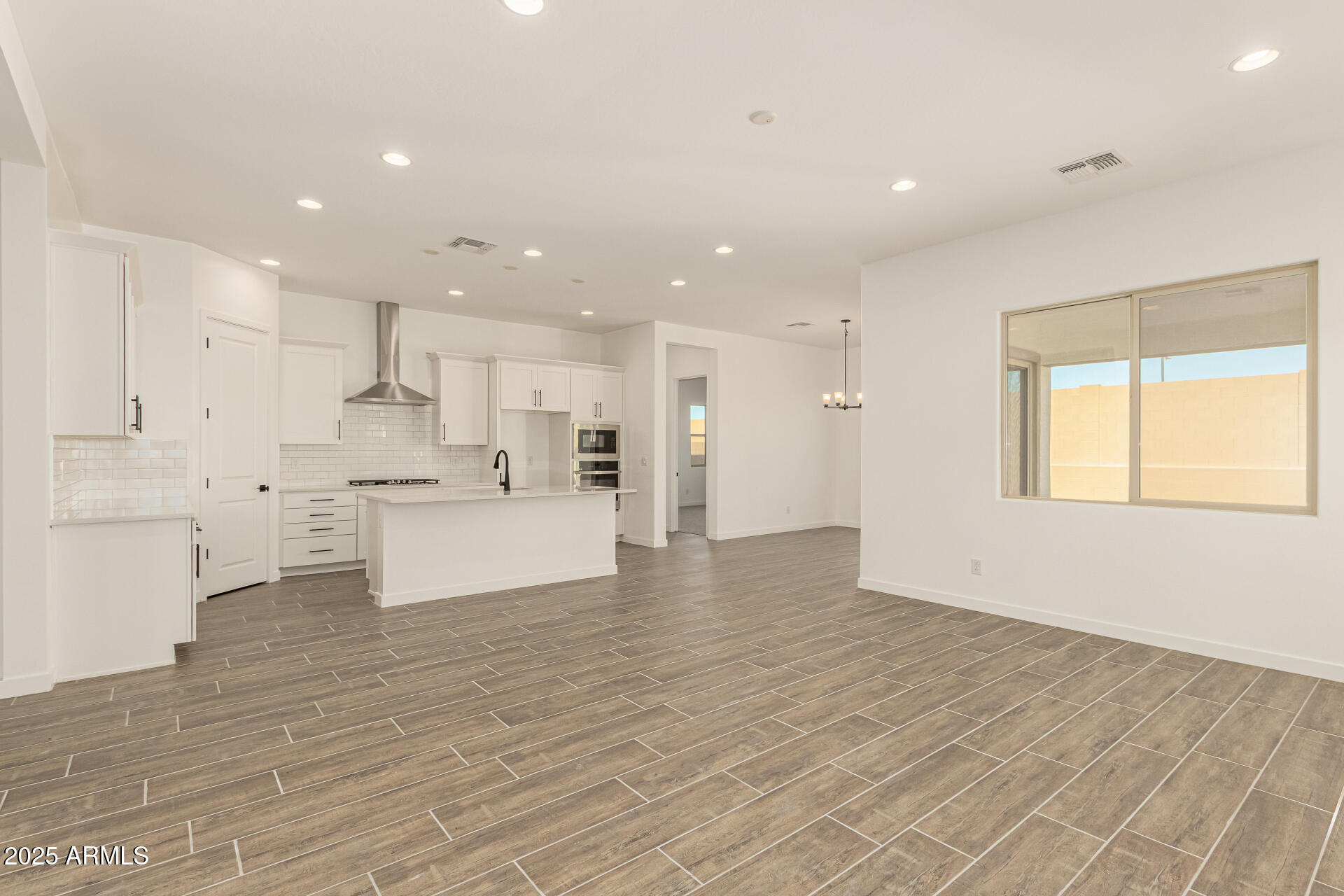 15848 W MIAMI Street