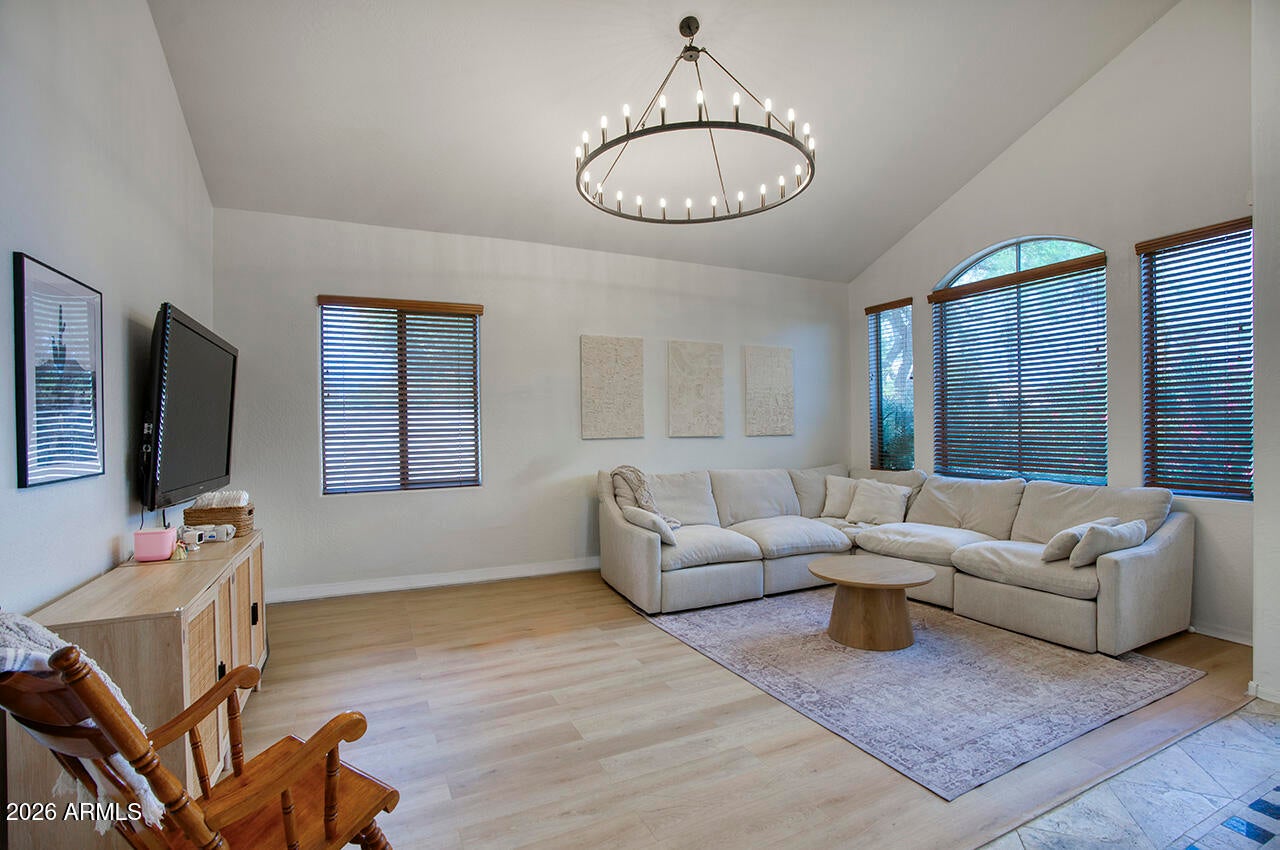 625 W OCOTILLO Road