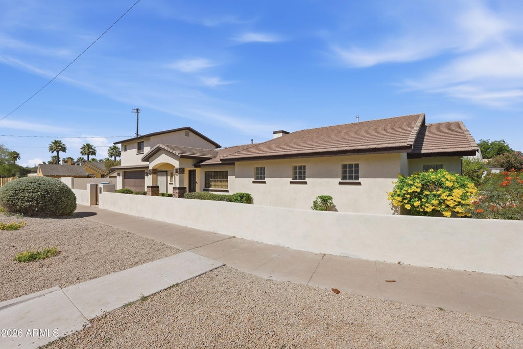 Photo of 301 W Cypress Street, Phoenix, AZ 85003 (MLS # 7032904)