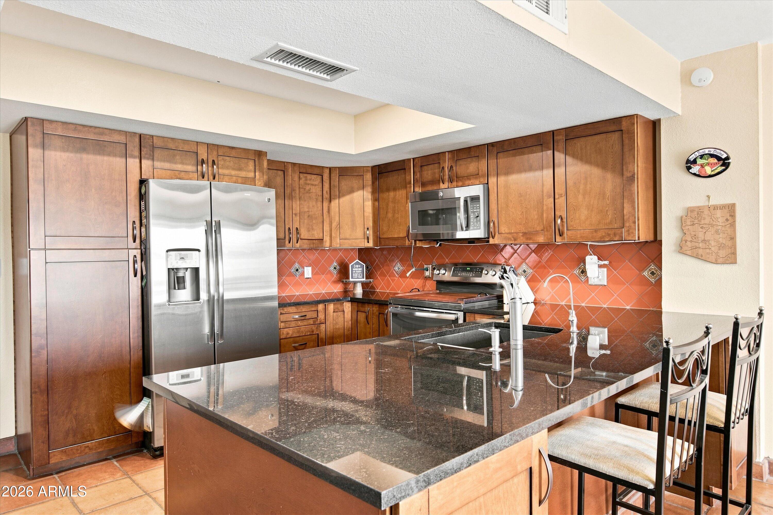 5210 E SAGUARO Circle