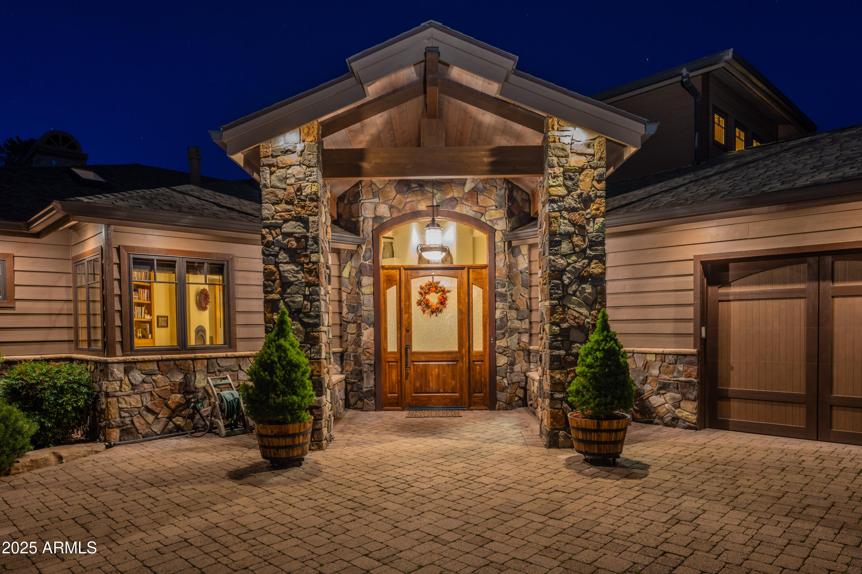 2209 E GRAPEVINE Drive 0