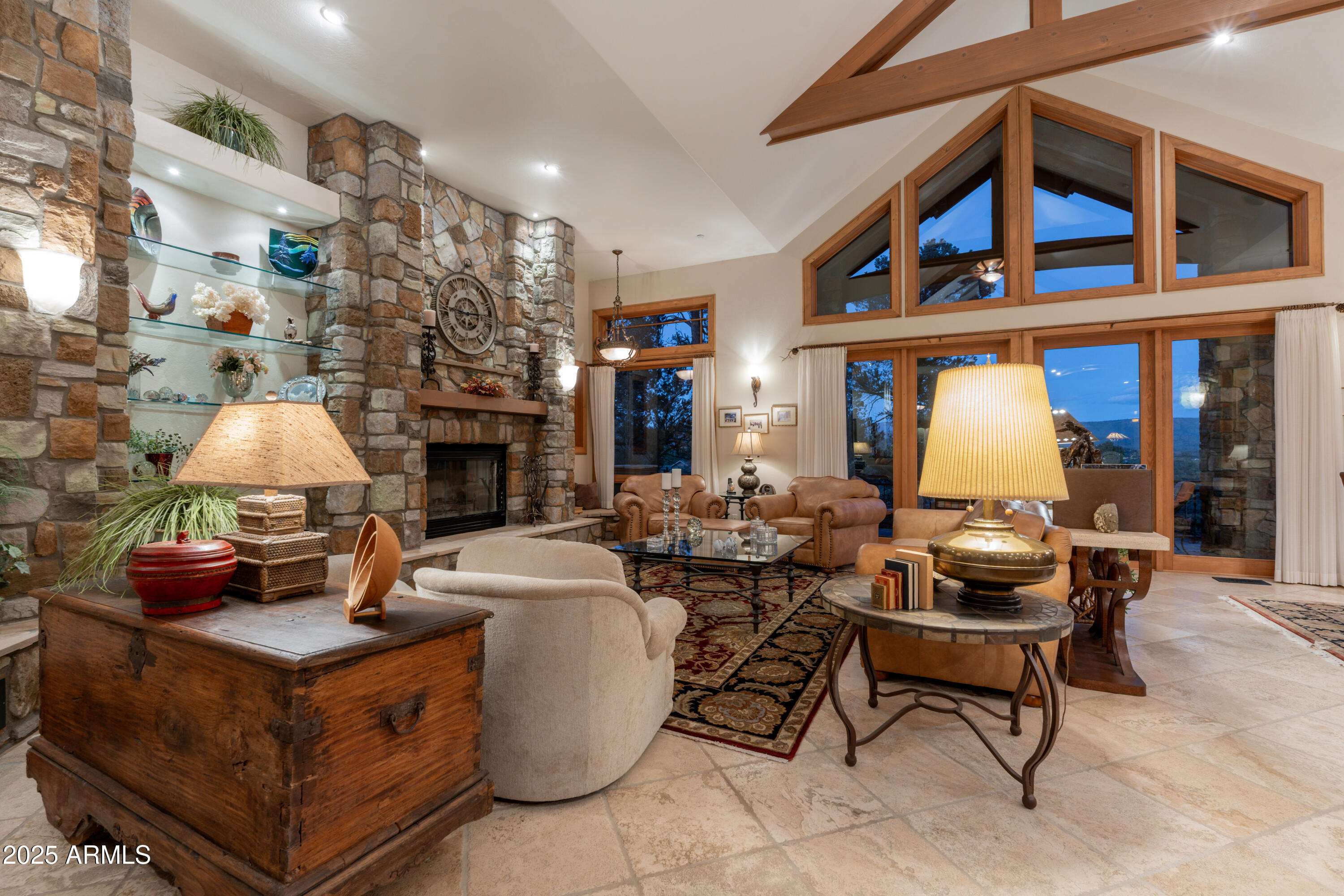 2209 E GRAPEVINE Drive 0