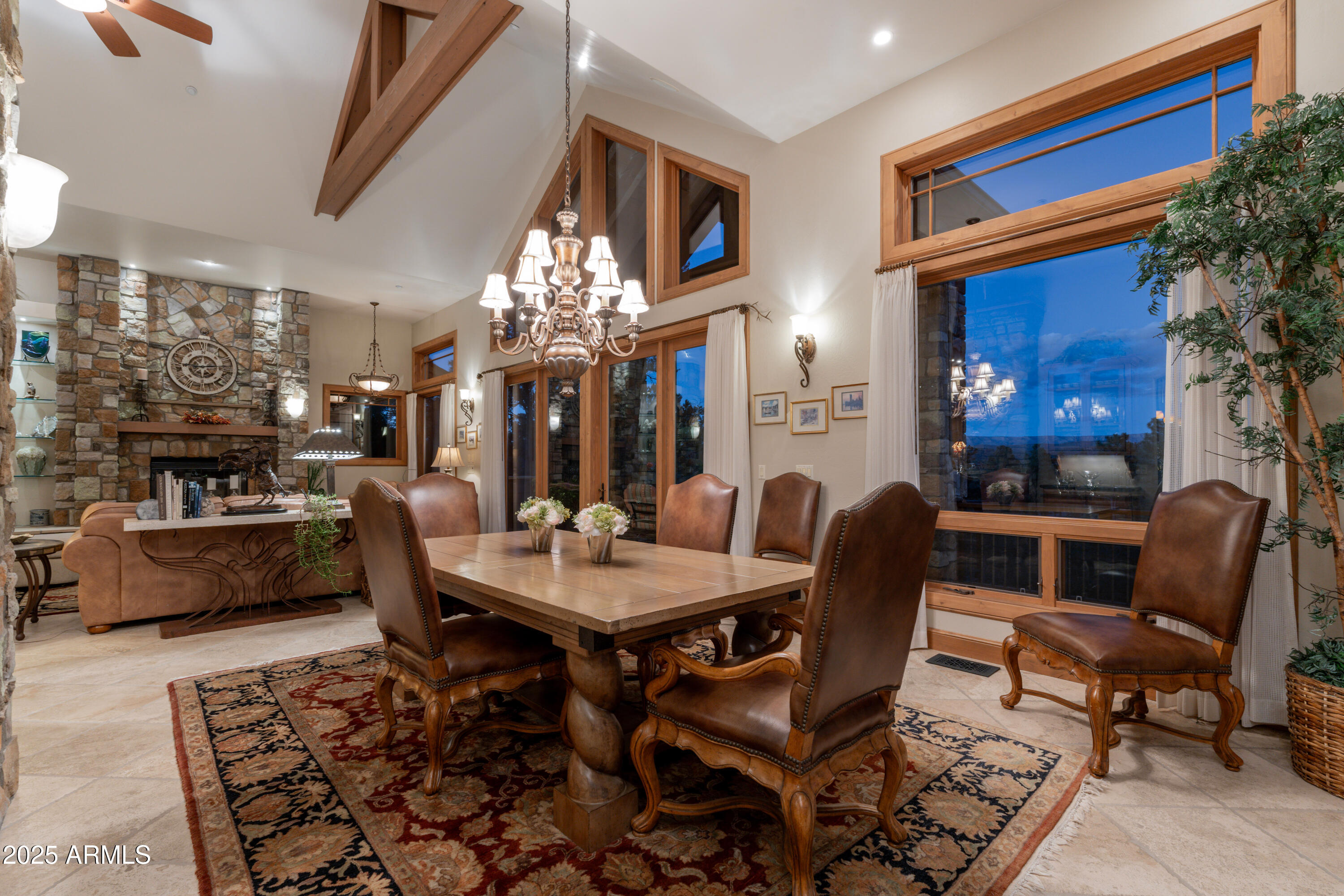 2209 E GRAPEVINE Drive 0