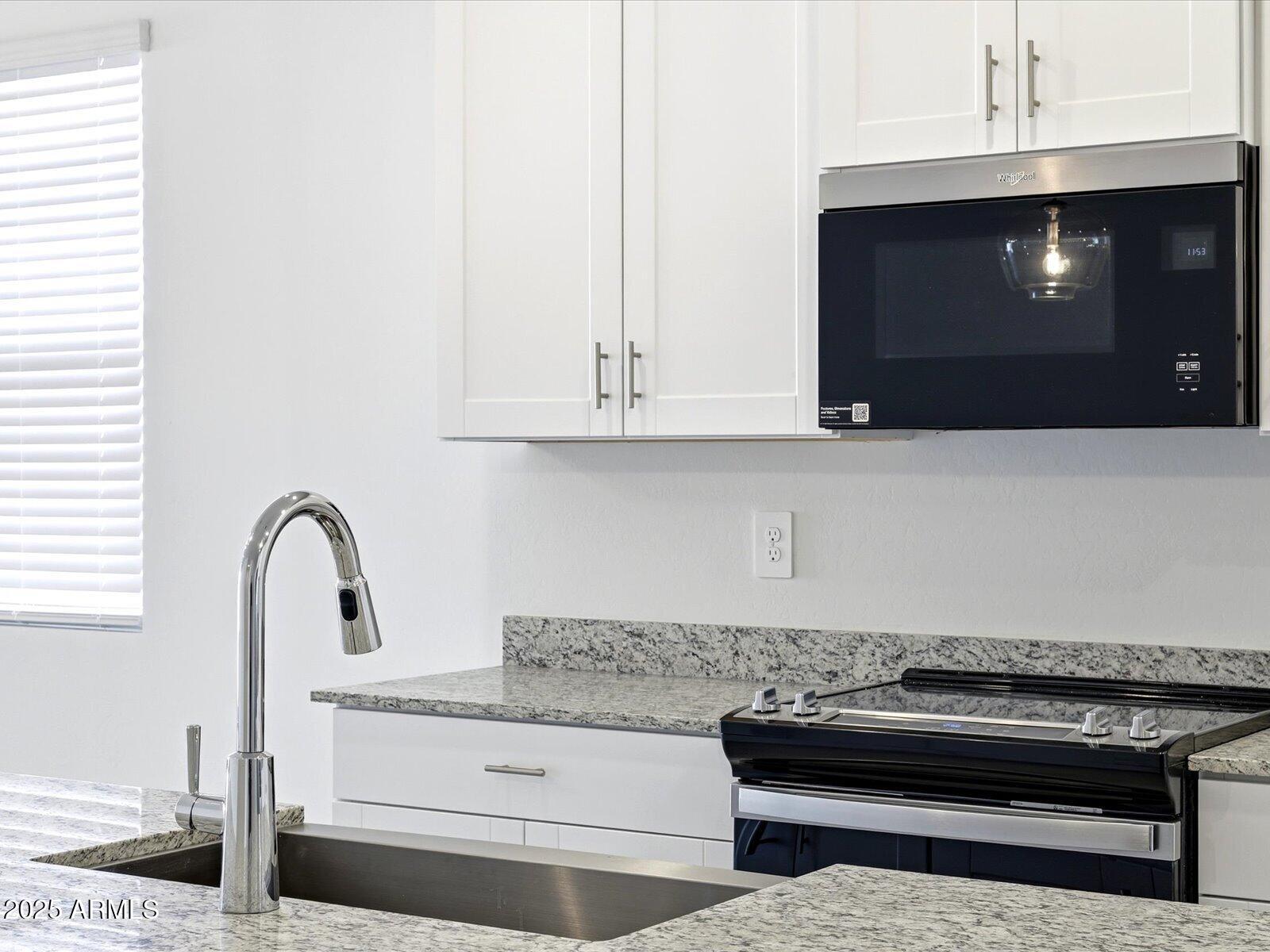 24575 W CHAMBERS Street