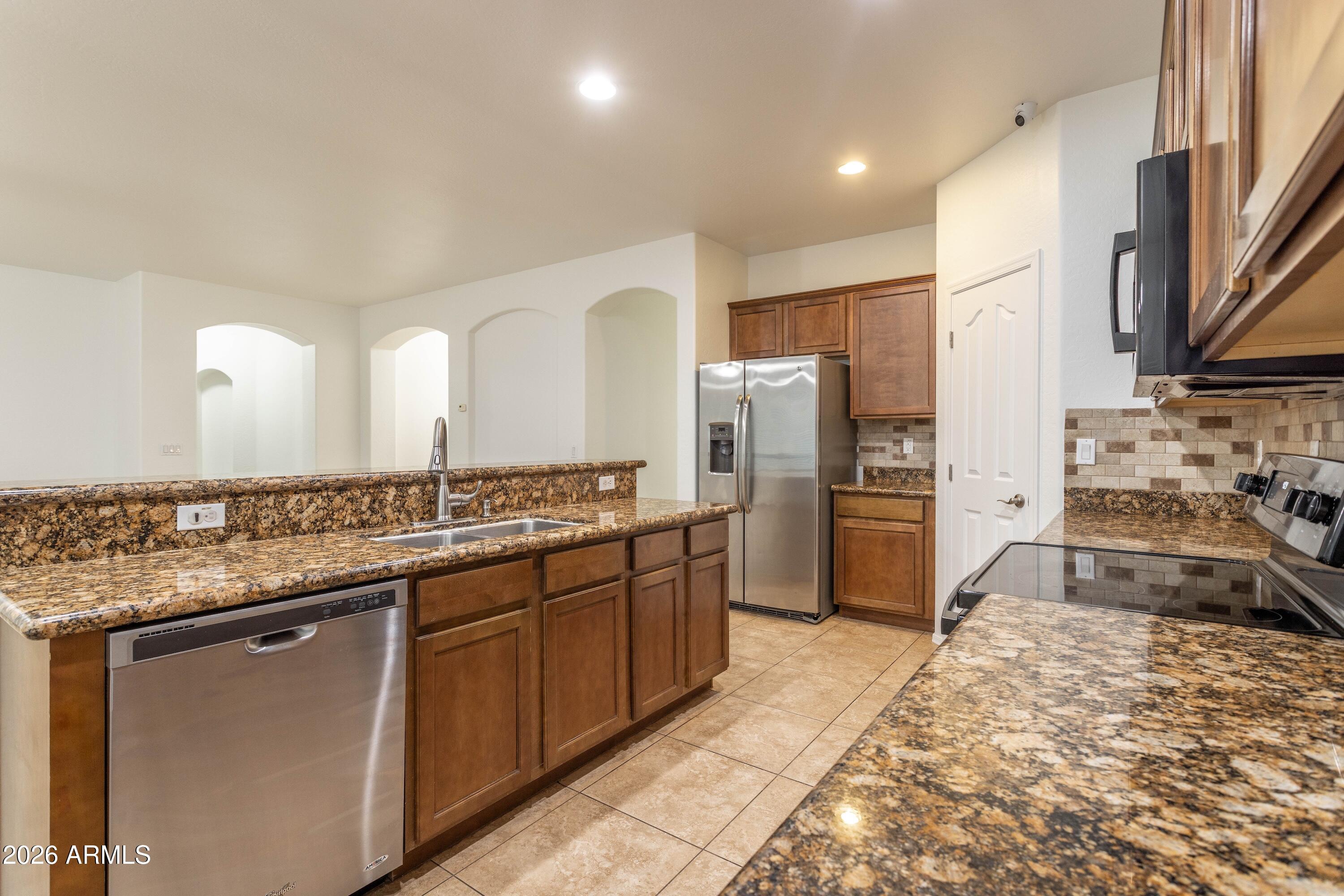 12175 W LOCUST Lane