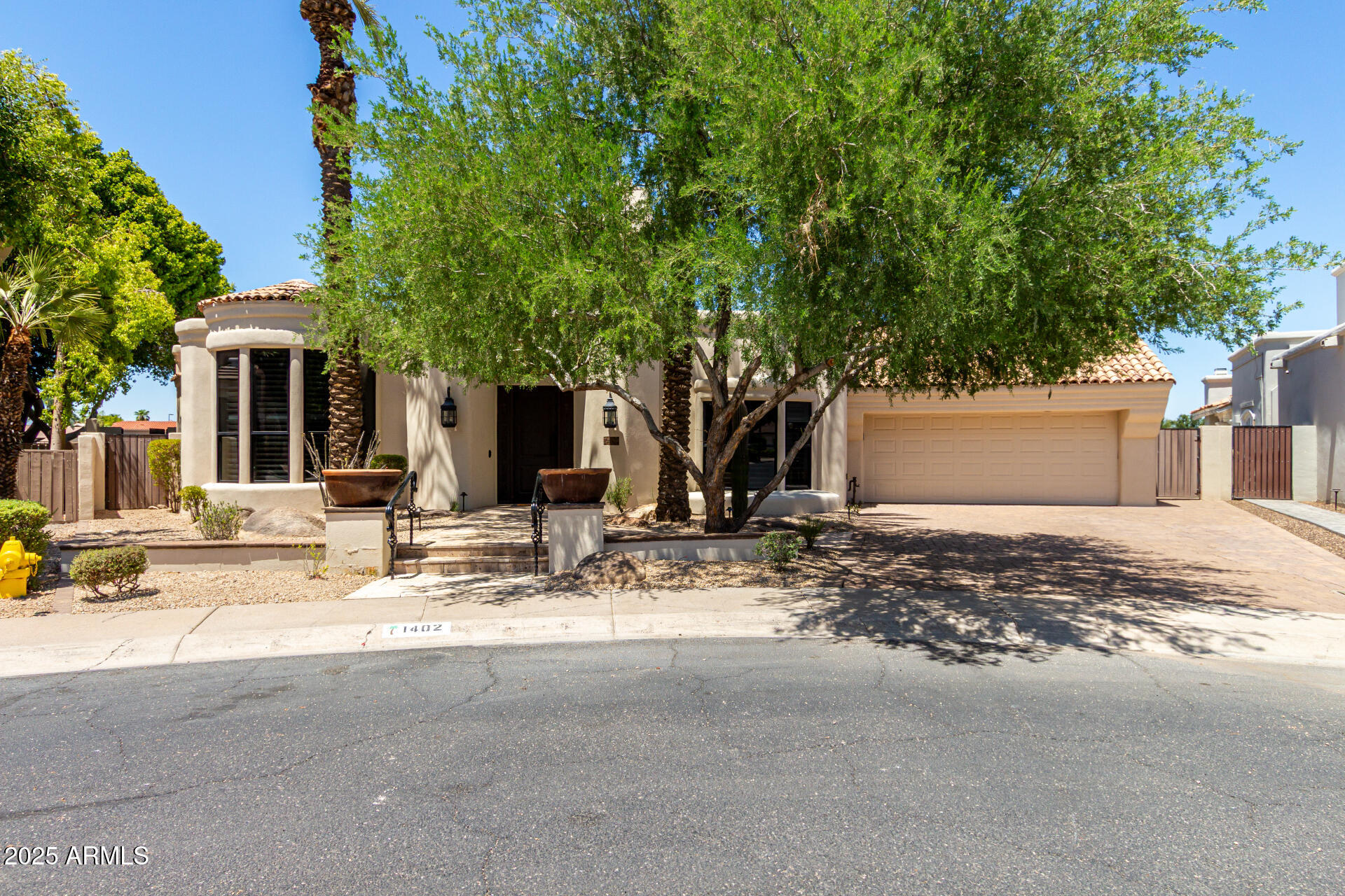1402 W SANDPIPER Drive