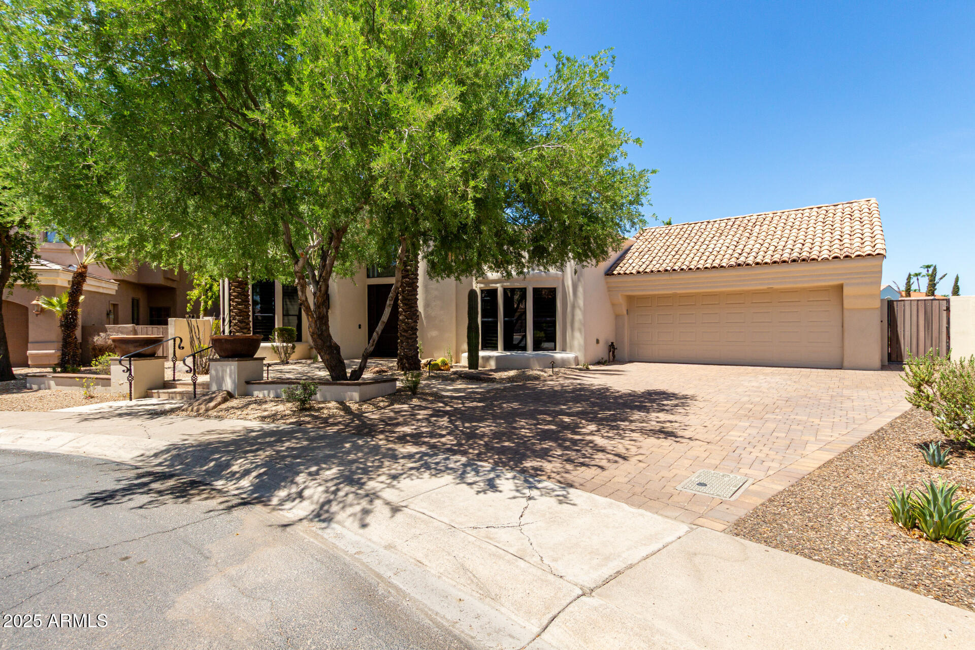1402 W SANDPIPER Drive