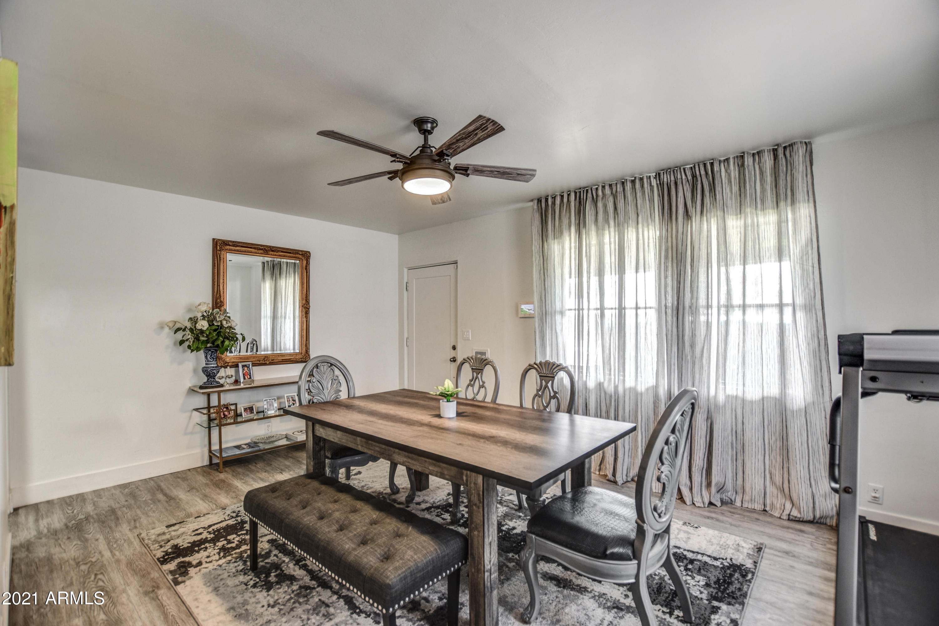 3121 N 26th Place
