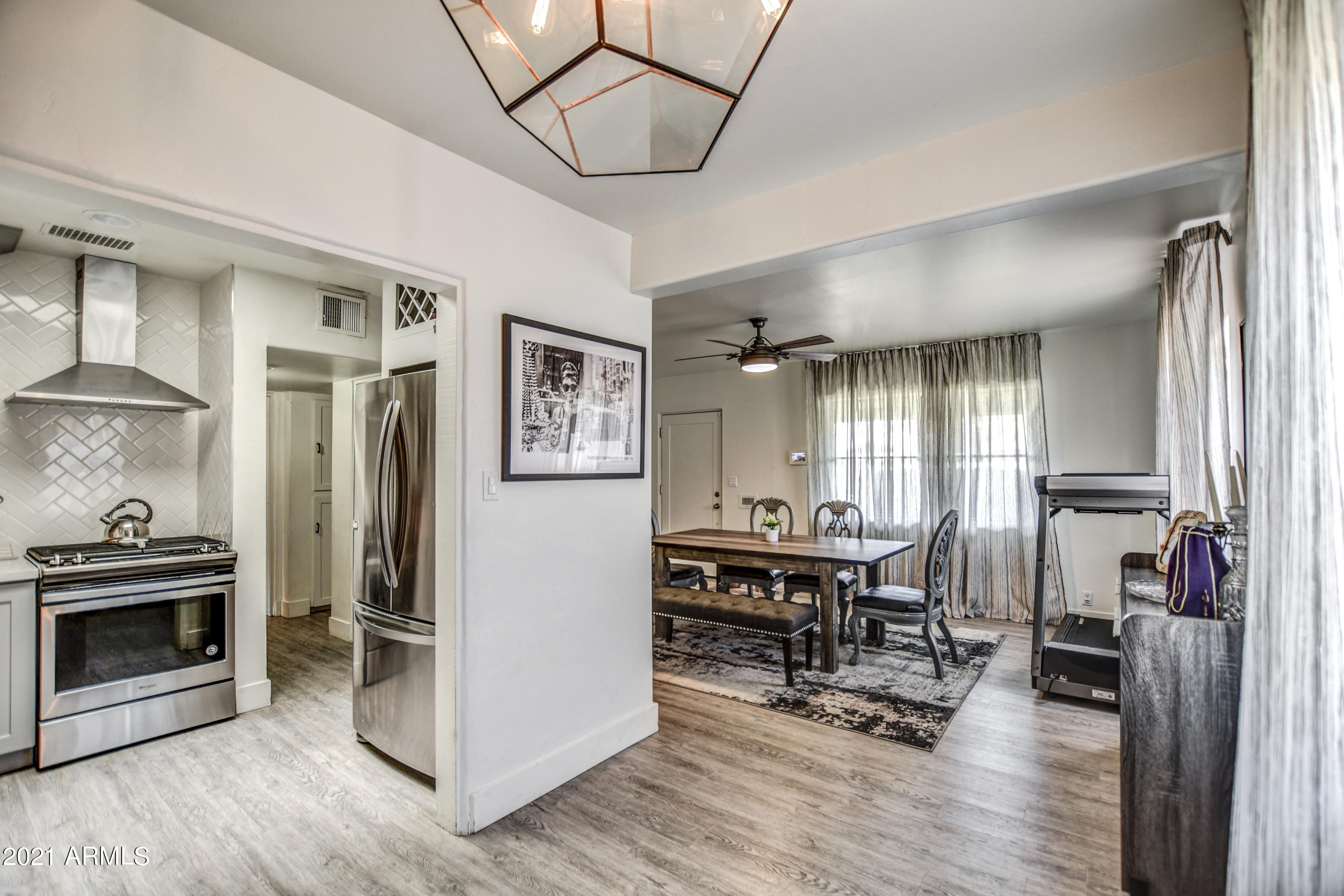 3121 N 26th Place