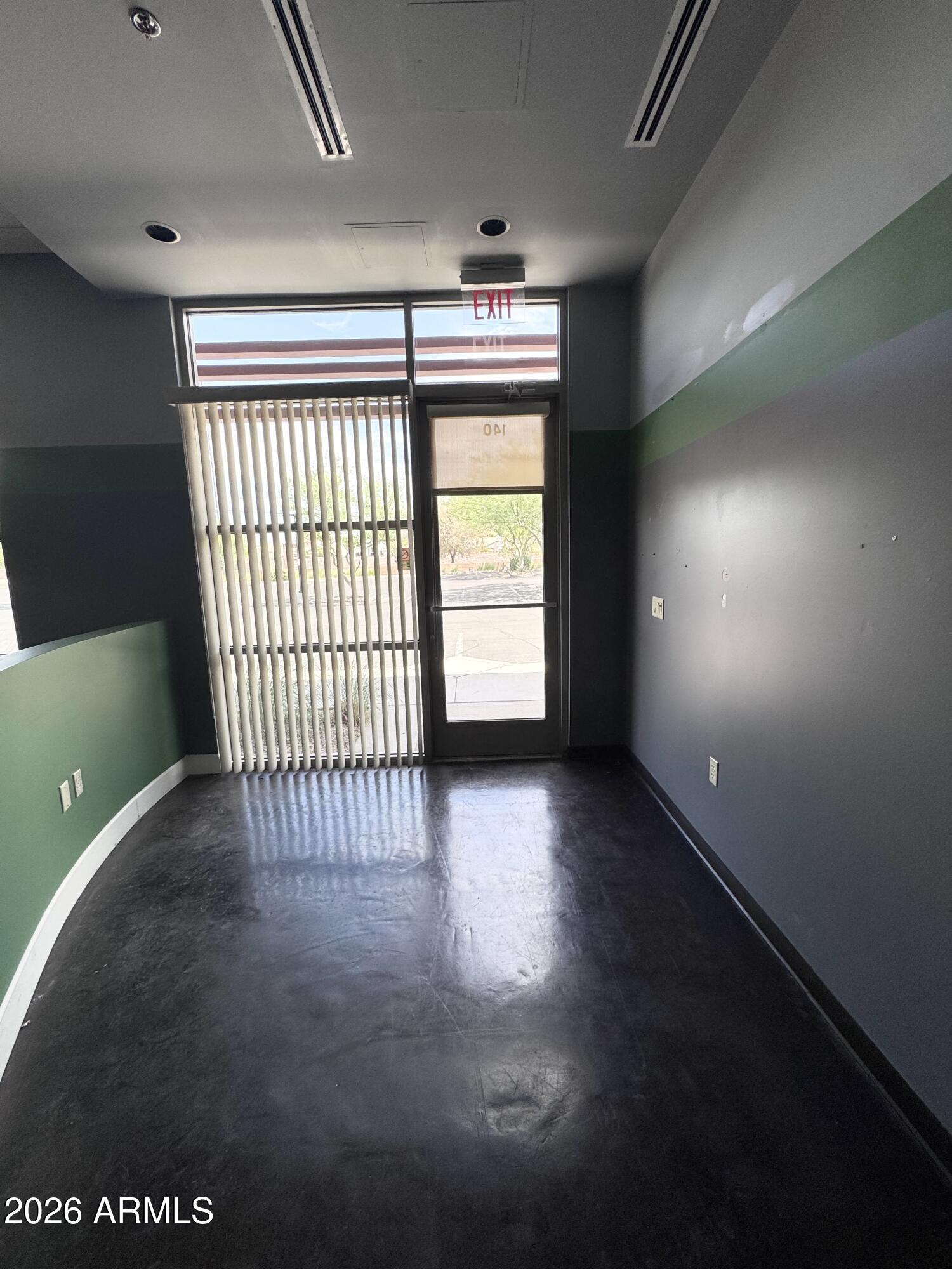 5425 E BELL Road 140