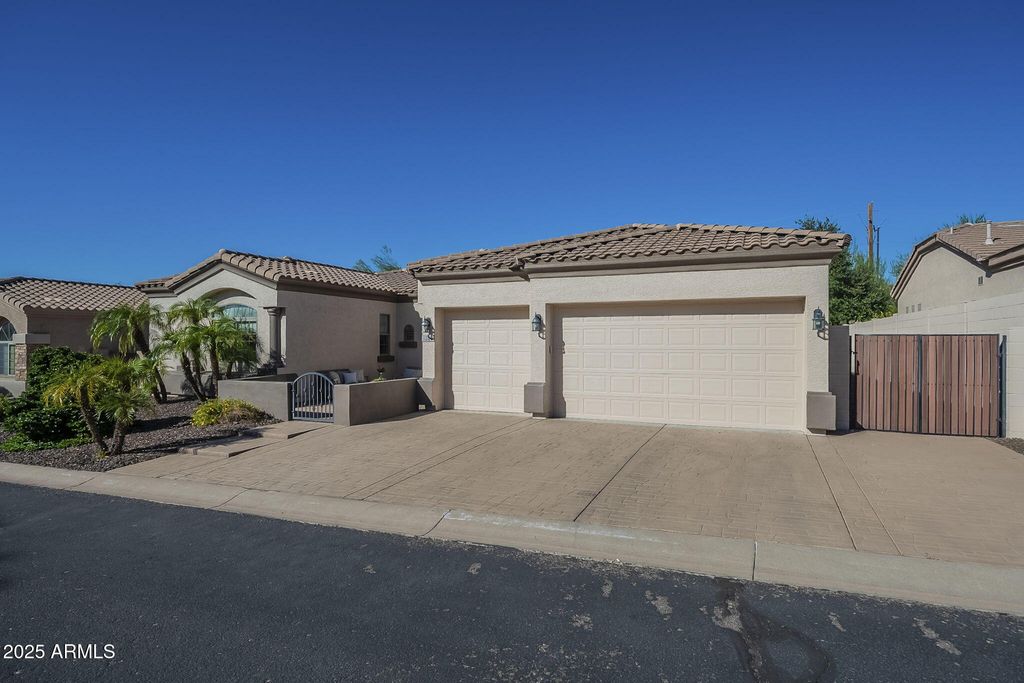 Photo of 1240 N Bernard Circle, Mesa, AZ 85207 (MLS # 6931602)