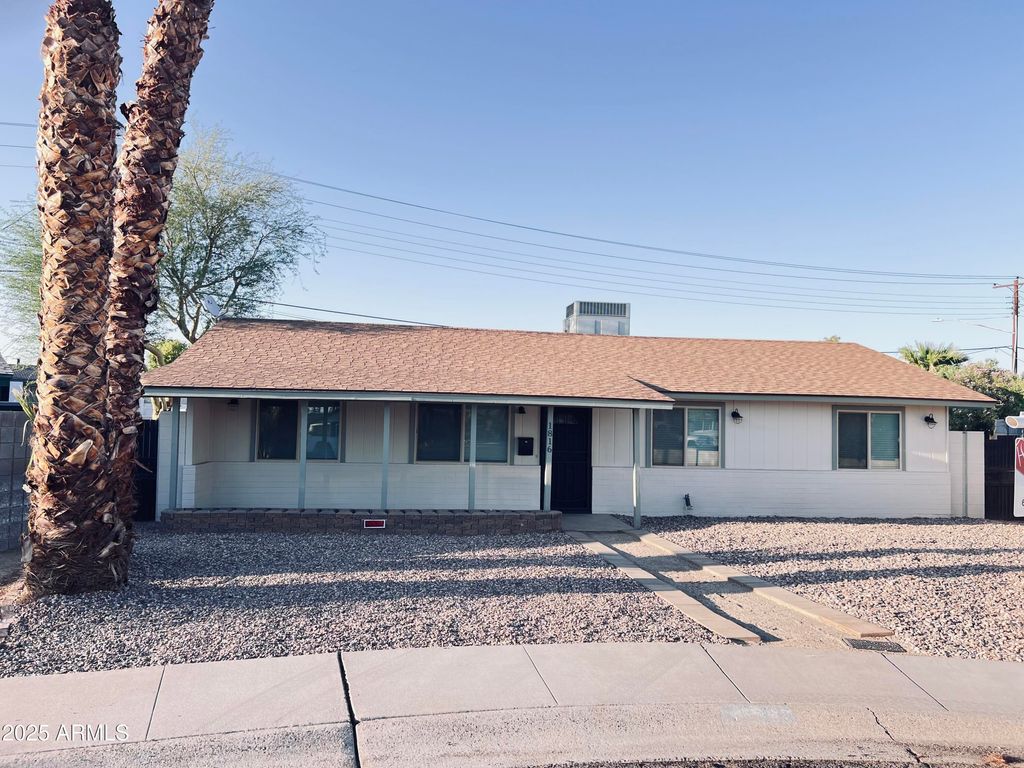 Photo of 1816 E Palmcroft Drive, Tempe, AZ 85282 (MLS # 6900838)