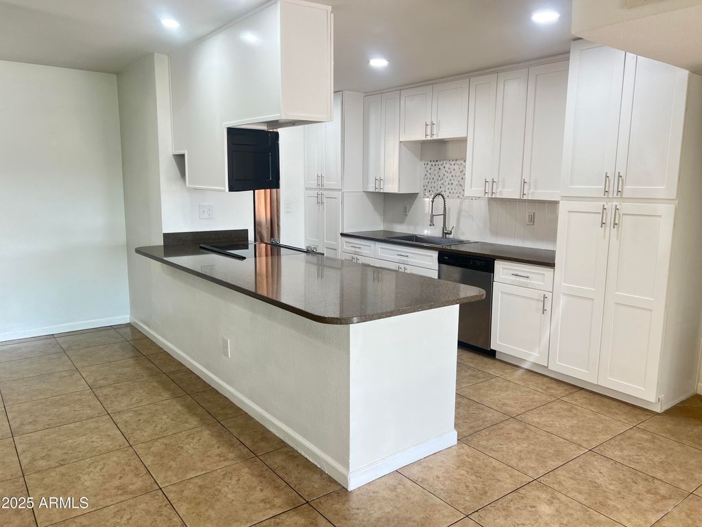 Photo of 1816 E Palmcroft Drive, Tempe, AZ 85282 (MLS # 6900838)