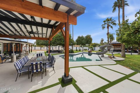 Photo of 9026 N 67th Street, Paradise Valley, AZ 85253 (MLS # 6982657)