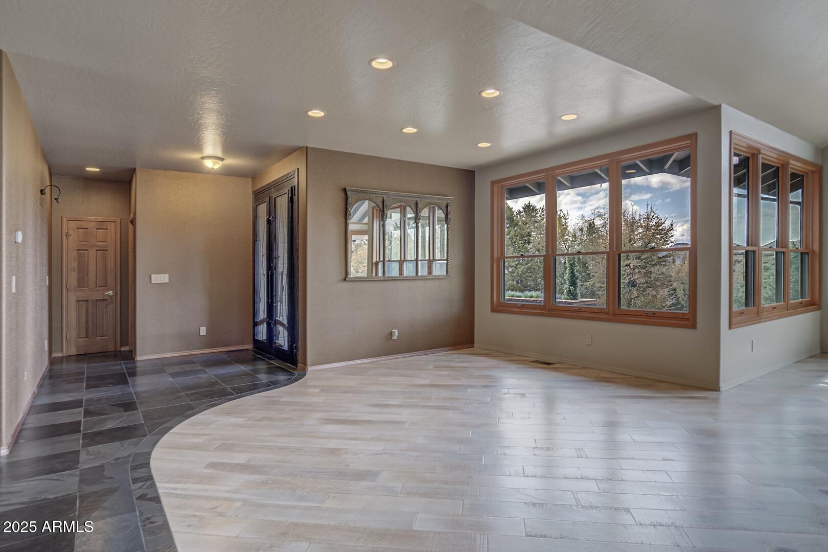 2710 E COYOTE MINT Circle