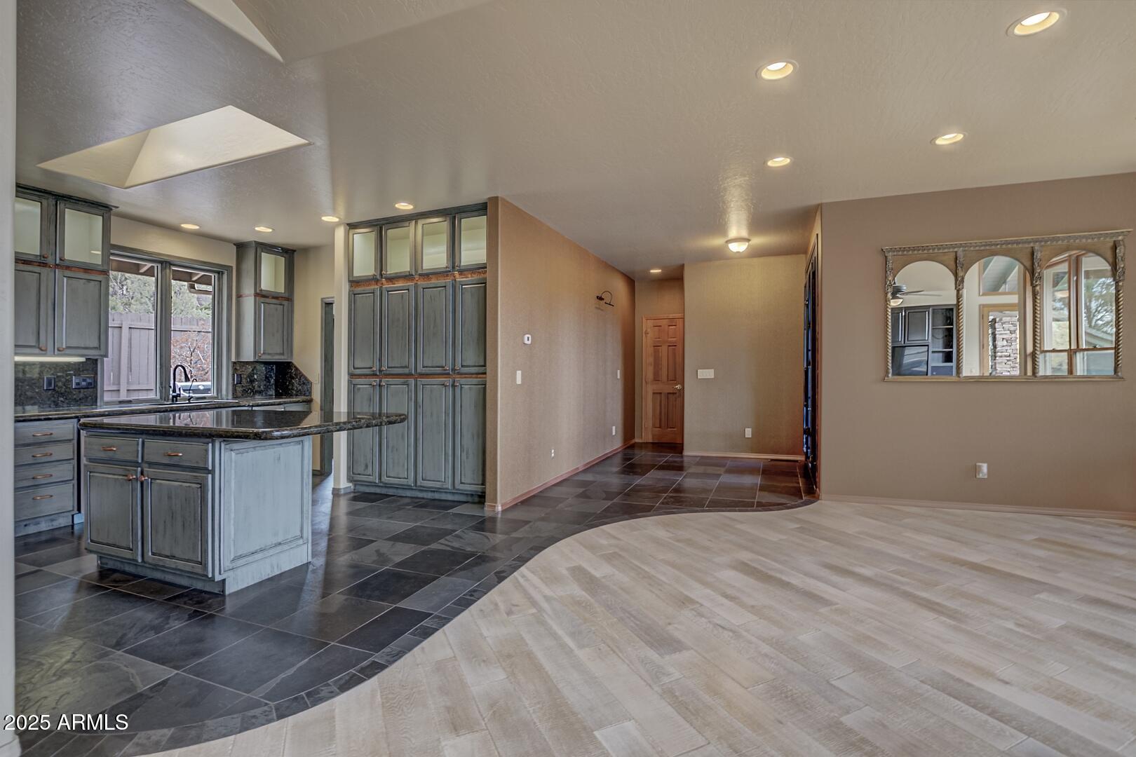 2710 E COYOTE MINT Circle