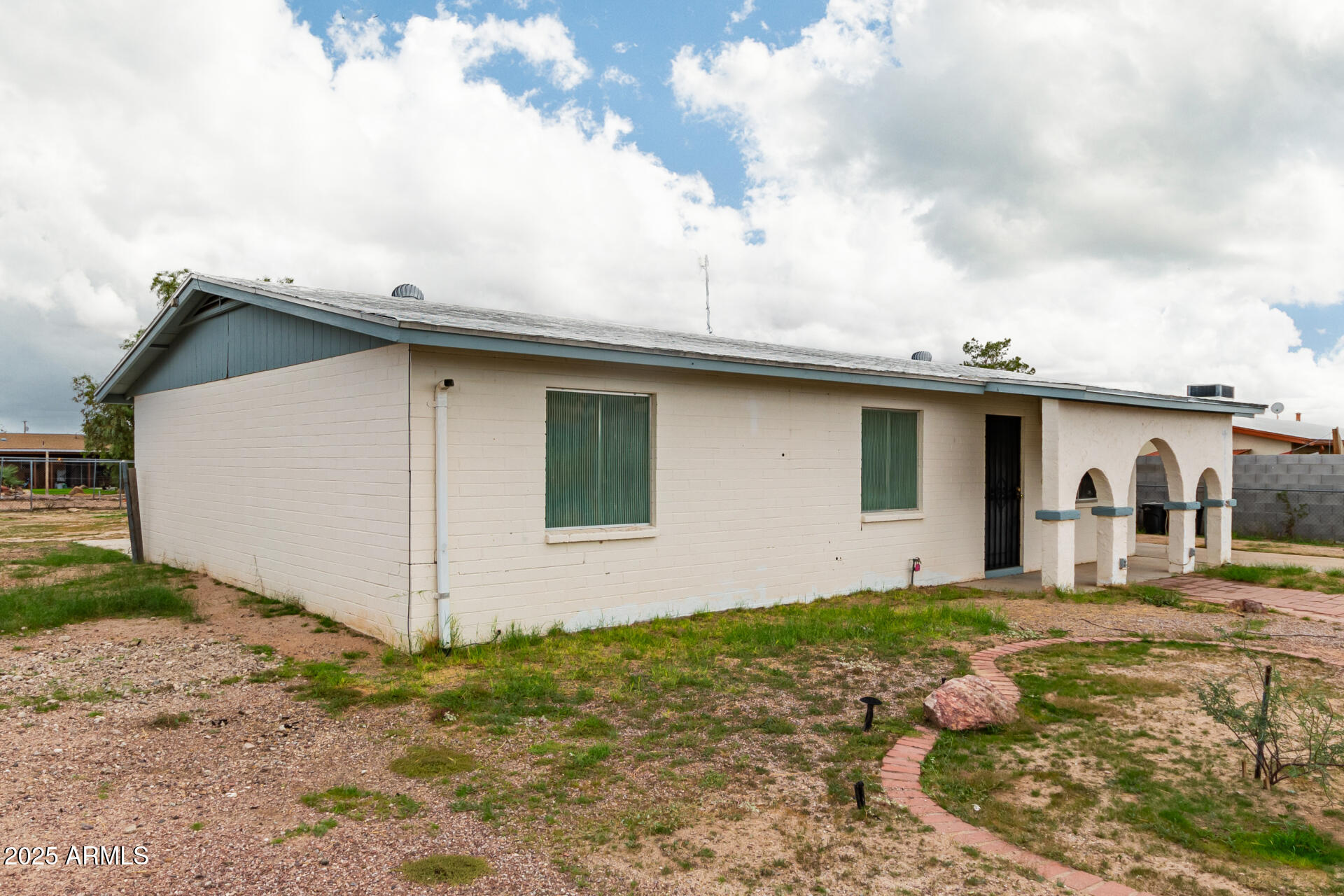 10933 N GERONIMO Drive