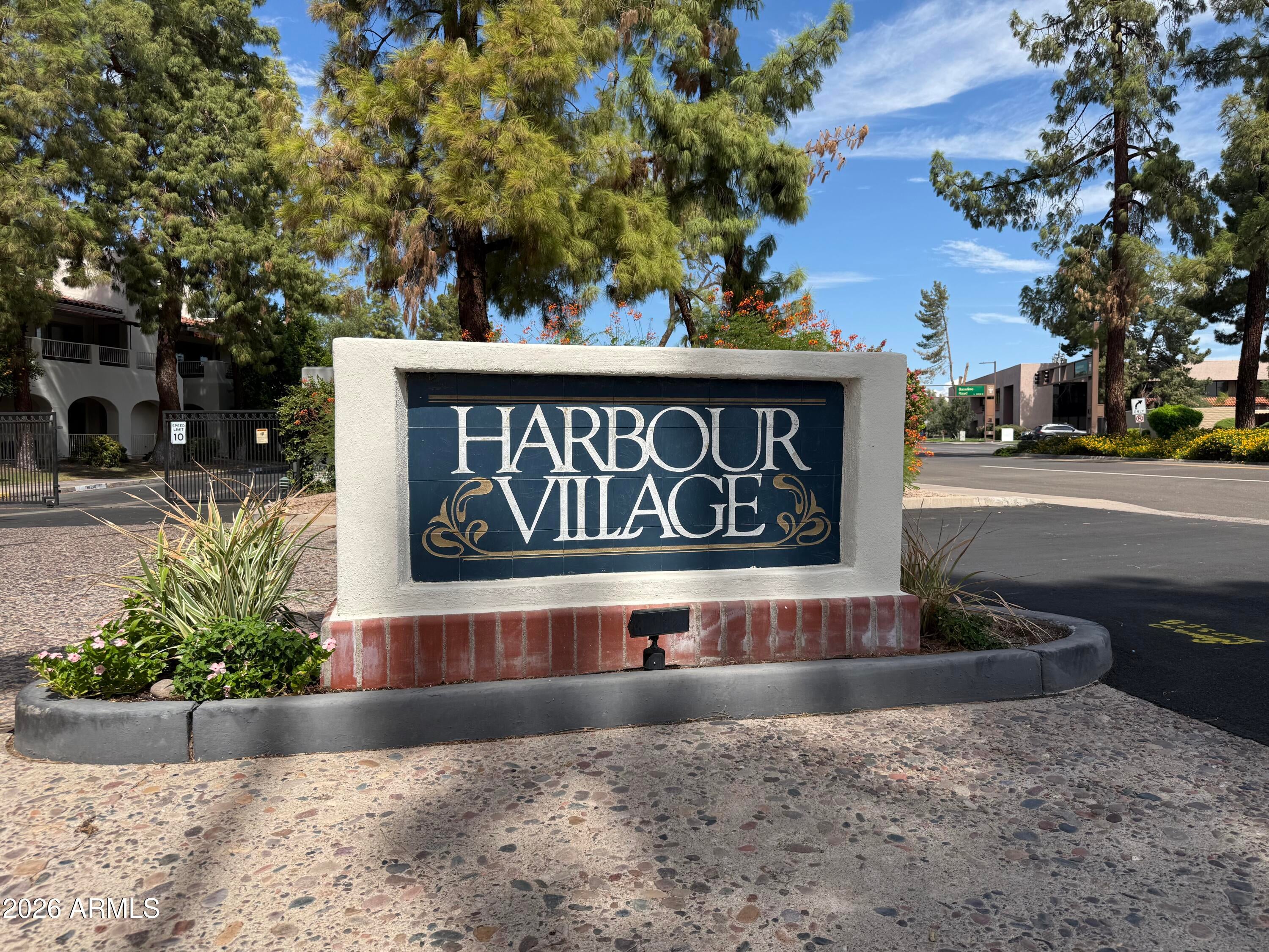 5200 S Lakeshore Drive 111
