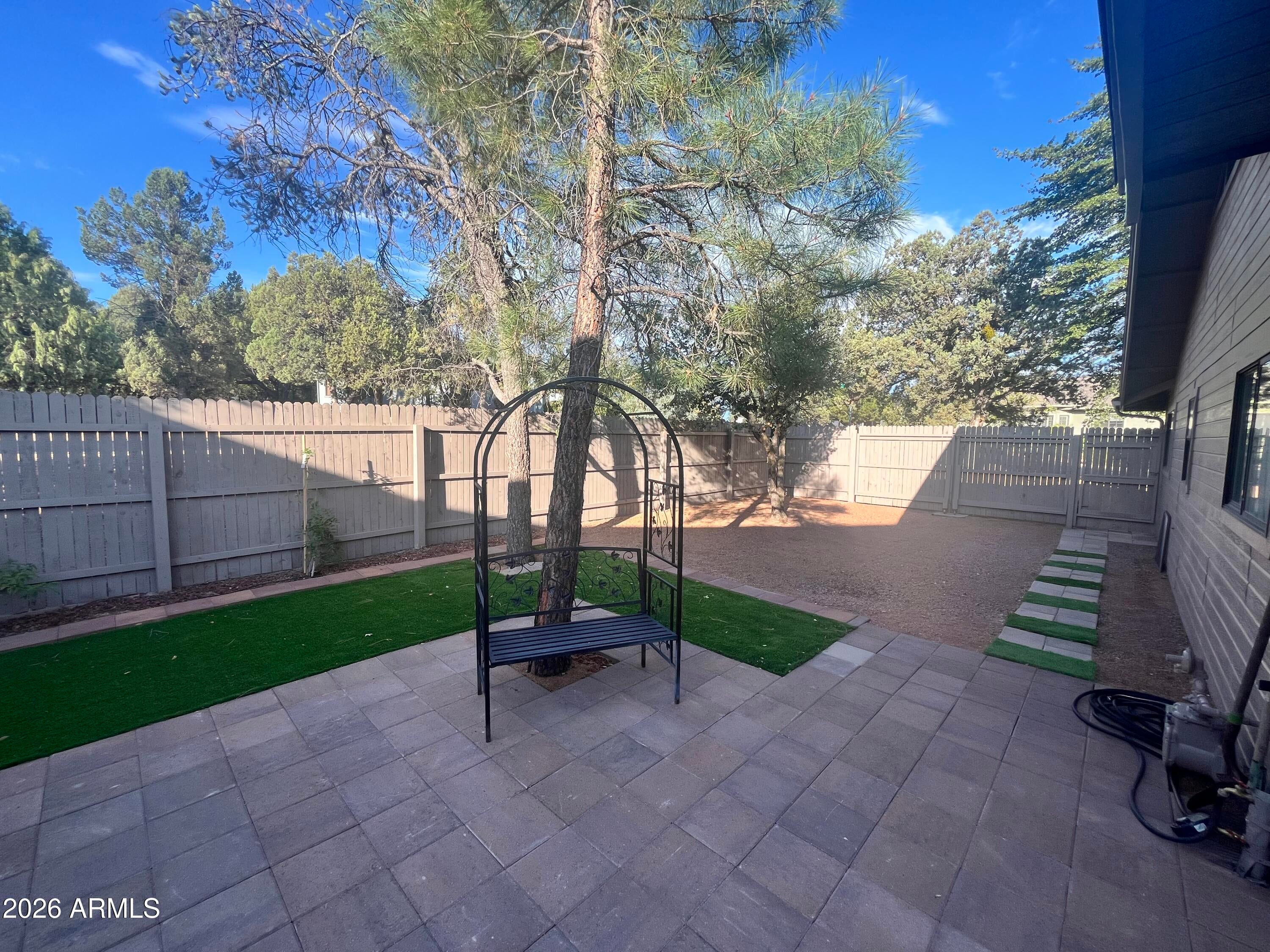 305 N TRAILWOOD Road