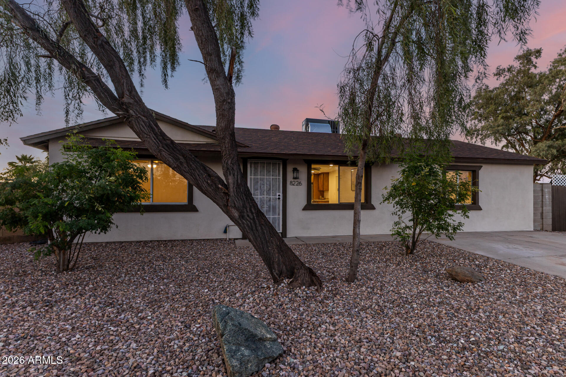 8226 W MEADOWBROOK Avenue