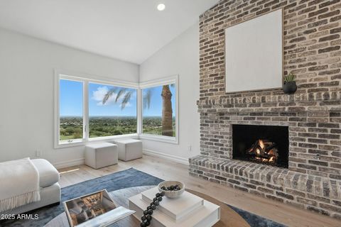 Photo of 5654 E Mesquite Lane, Phoenix, AZ 85018 (MLS # 6909380)