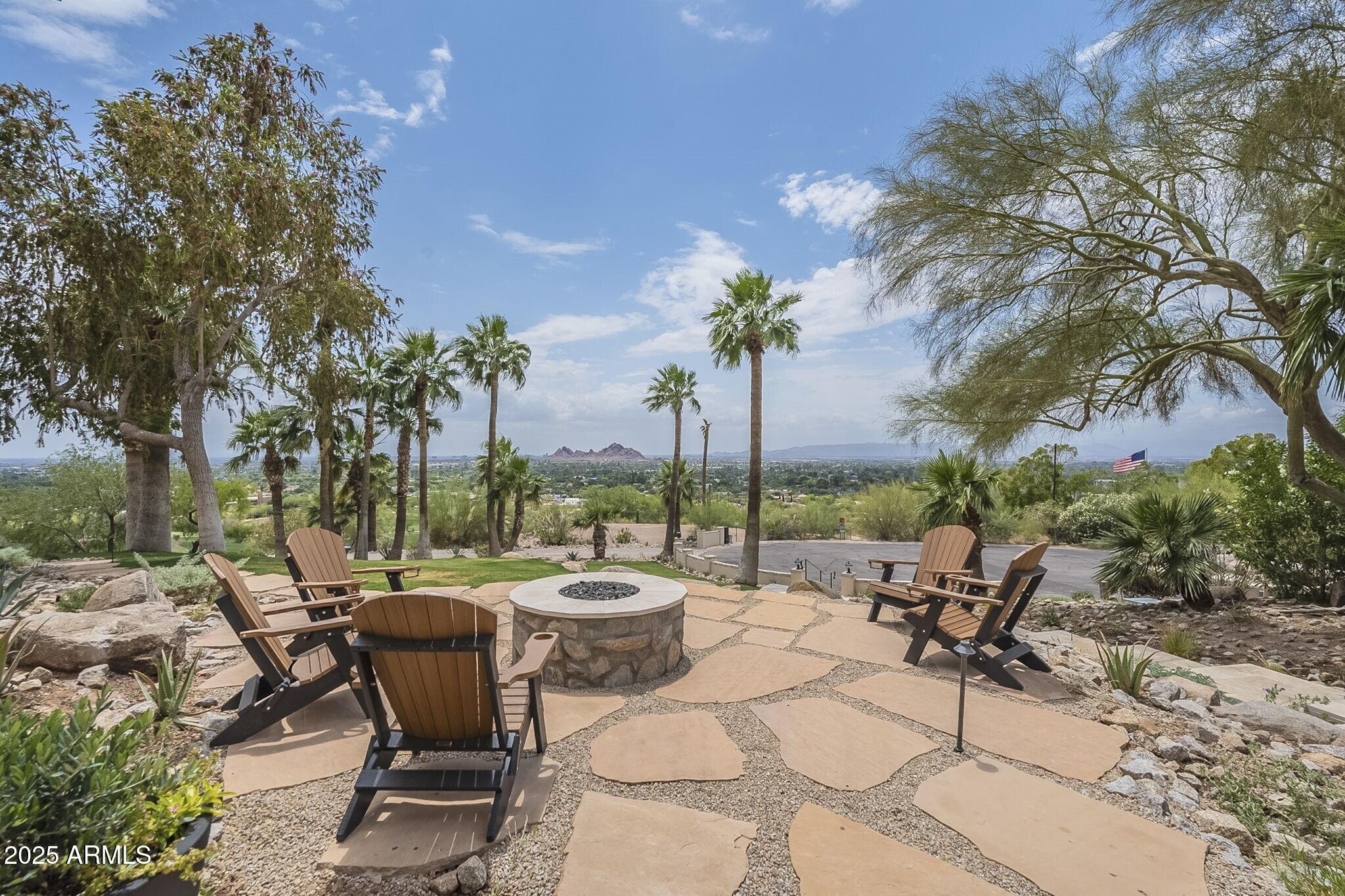 5654 E MESQUITE Lane